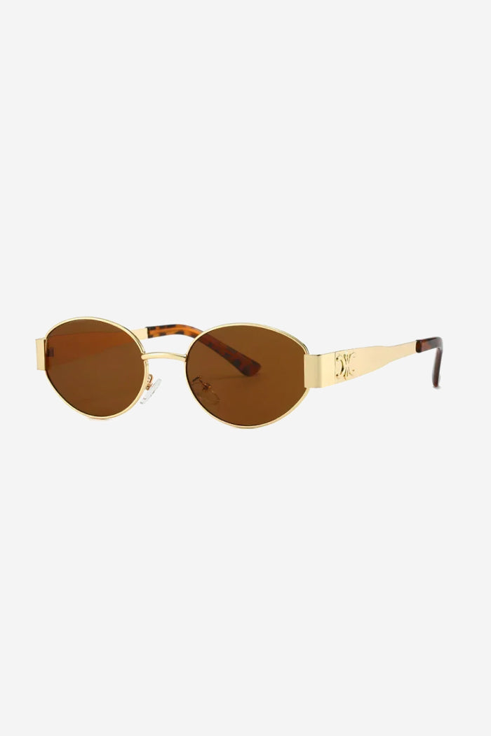 Oval Frame Sunglasses with Engraved Wide Gold Temples – Brown