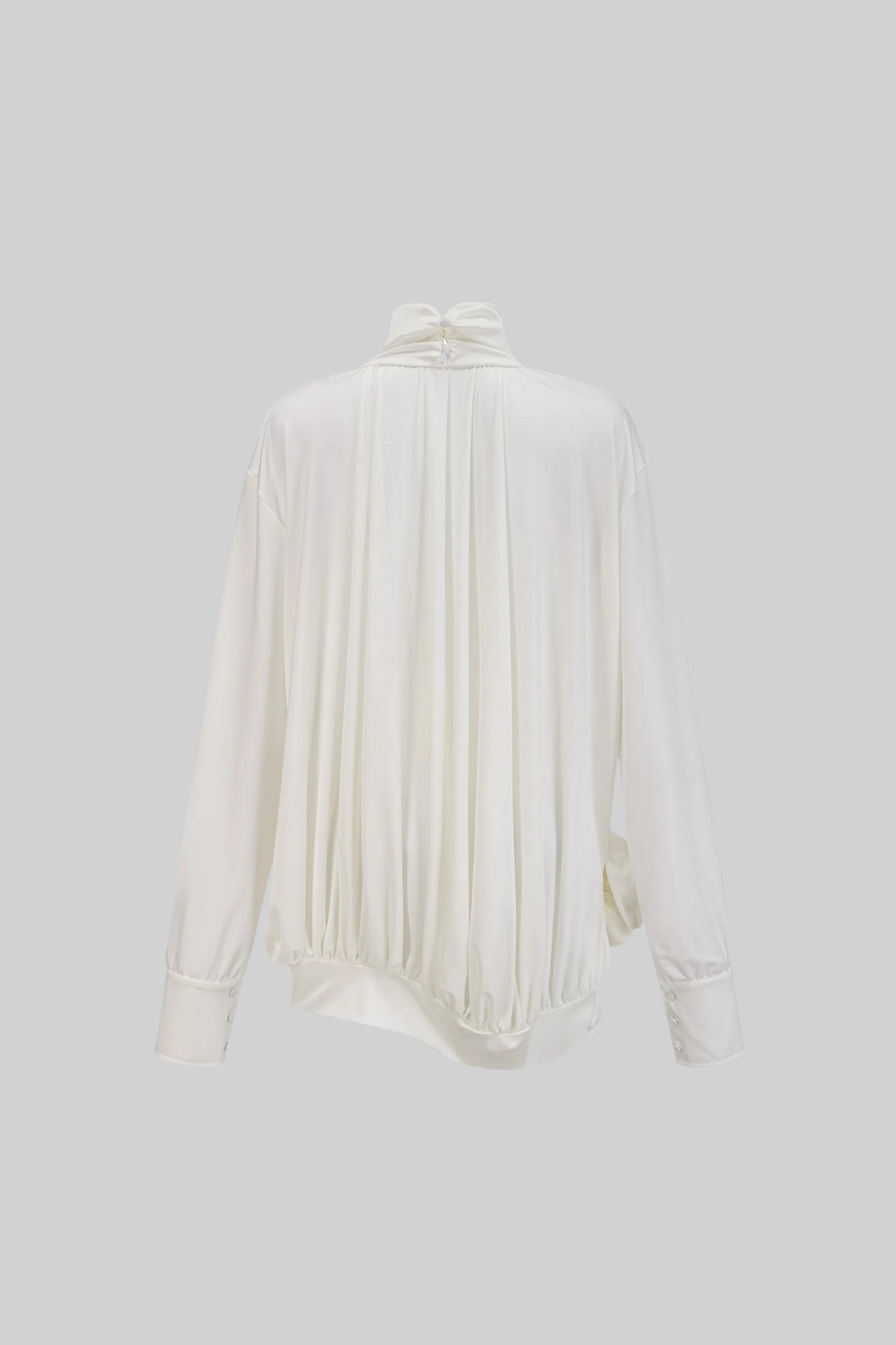 فستان أنيق بياقة عالية مع تفاصيل مطوية وزخرفة وردية جانبية - Ivoire