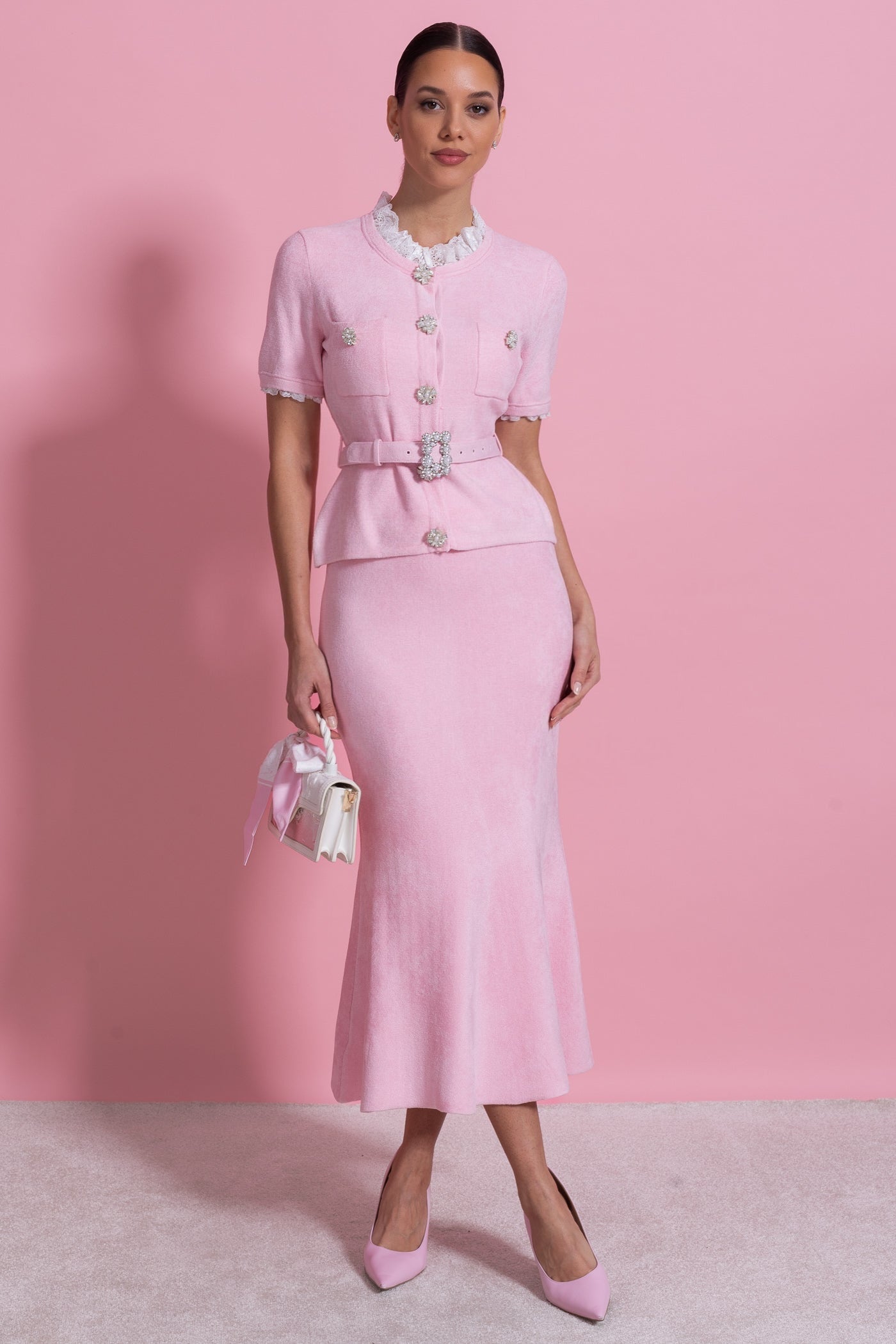 طقم بأكمام قصيرة مع خصر ببلوم وحزام بأزرار كريستالية - Blush Pink