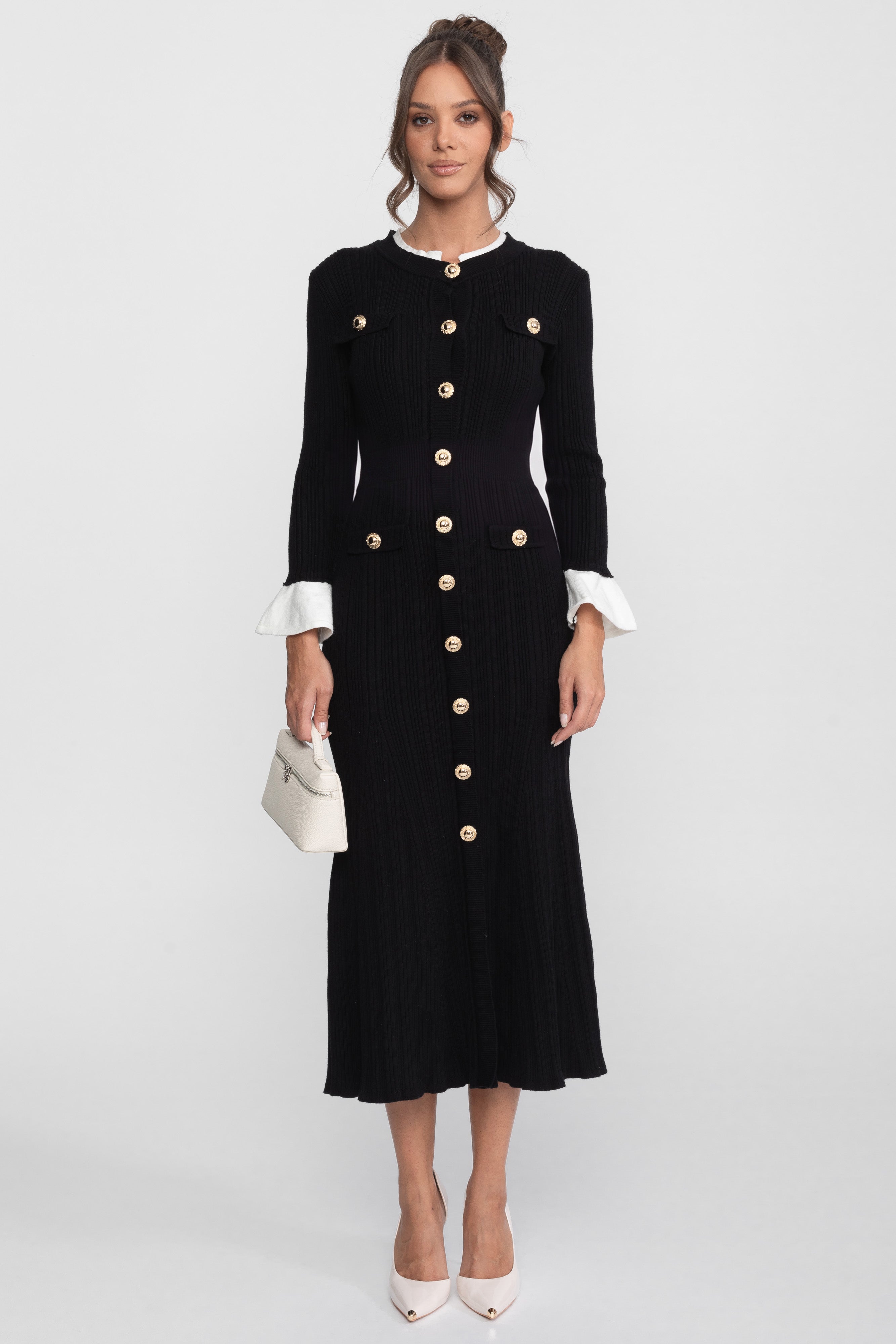 فستان ميدي محبوك بتفاصيل مضلعة مع أساور وياقة بيضاء - أسود