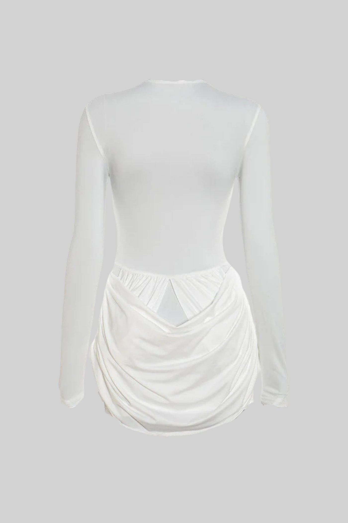 فستان ميني مكشوف بتصميم درابيه مع أزرار نحتية – أبيض