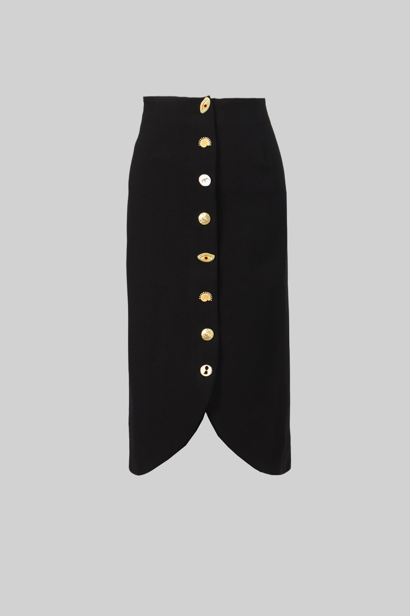 طقم منسق بأزرار ذهبية بارزة - أسود