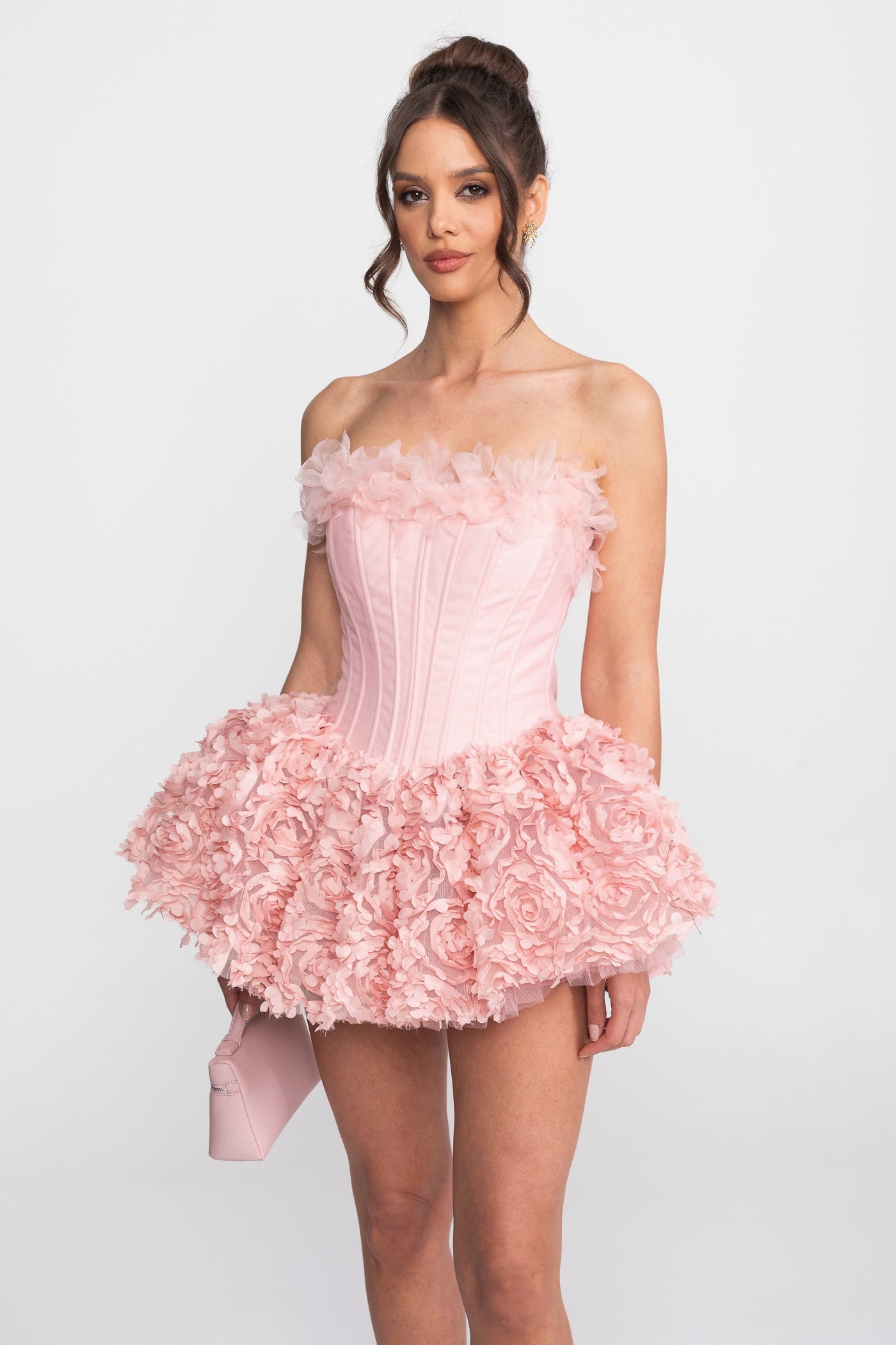 فستان ميني كورسيه بدون حمّالات مع تنورة مزينة بتطبيقات وردية ثلاثية الأبعاد - Pink