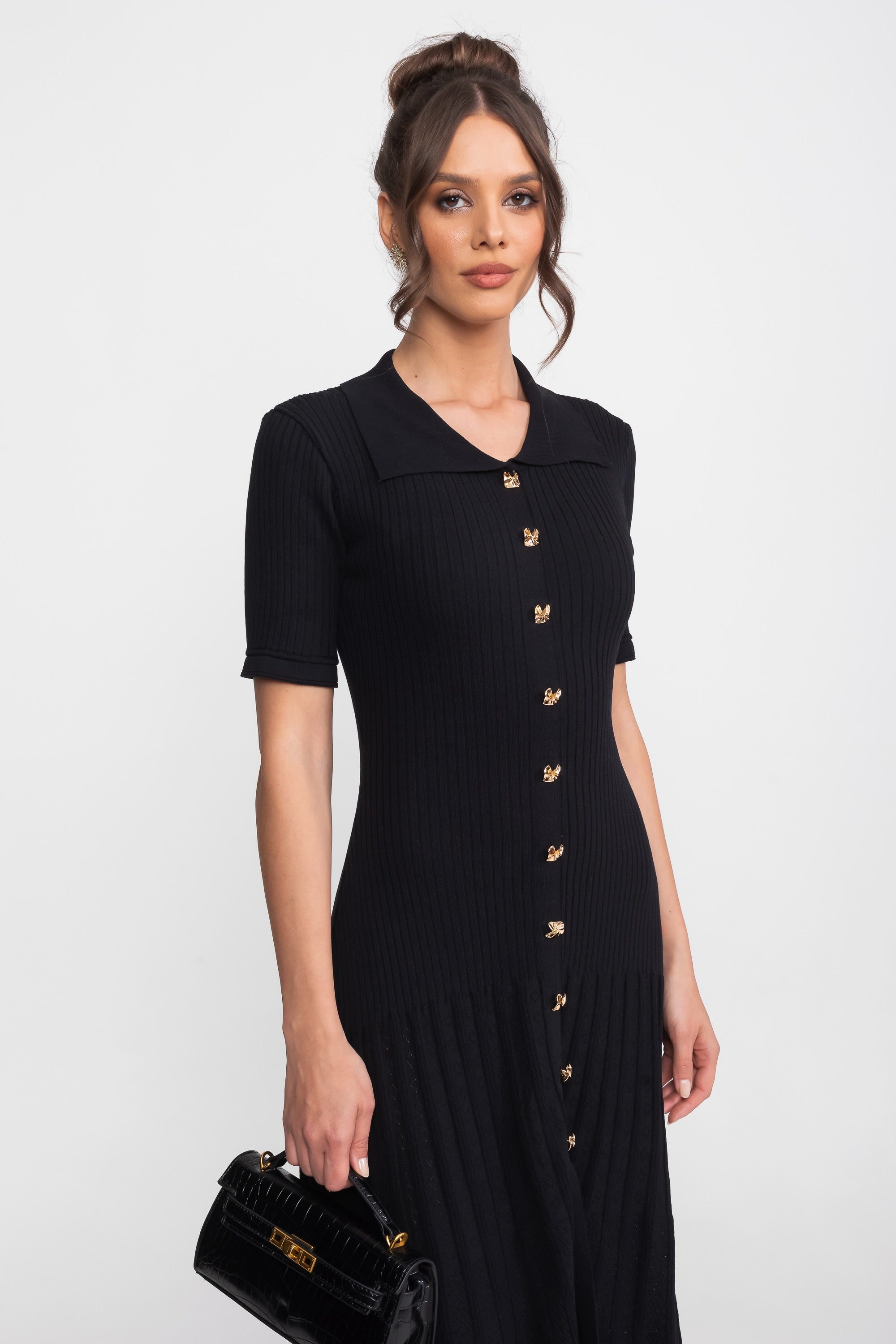 Ribbed Knit Midi Dress With Peter Pan Collar And Pleated Skirt - Black