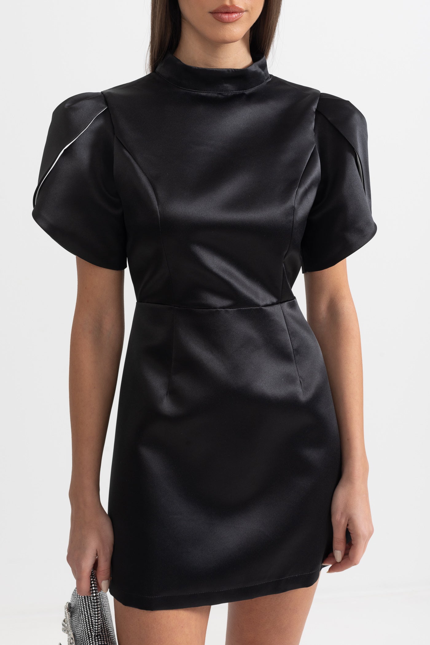 فستان ميني أنيق مع فتحة خلفية وربطة - أسود