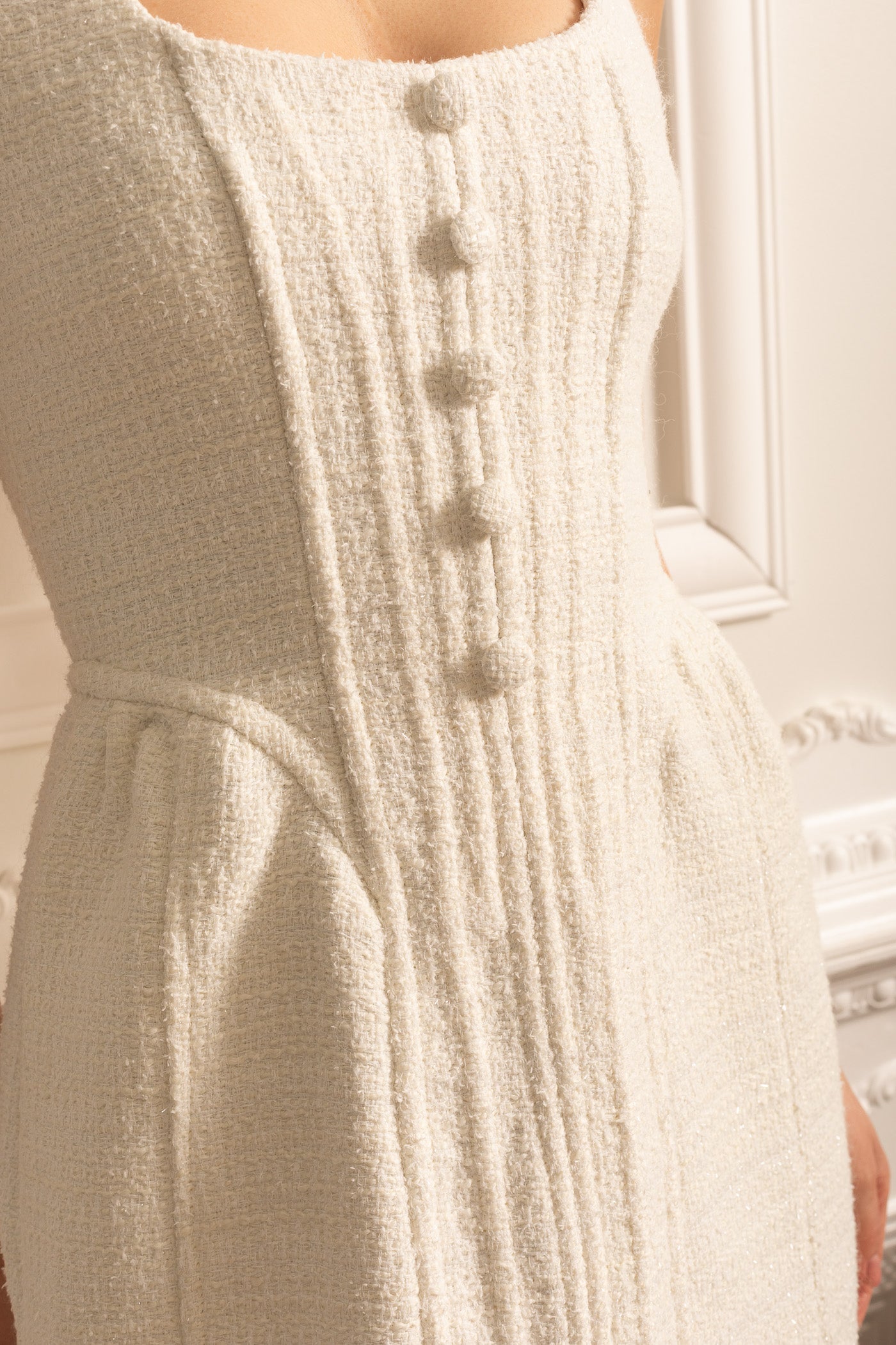 فستان ميني بدون أكمام بنسيج محكم وجسم ضيق - Ivoire