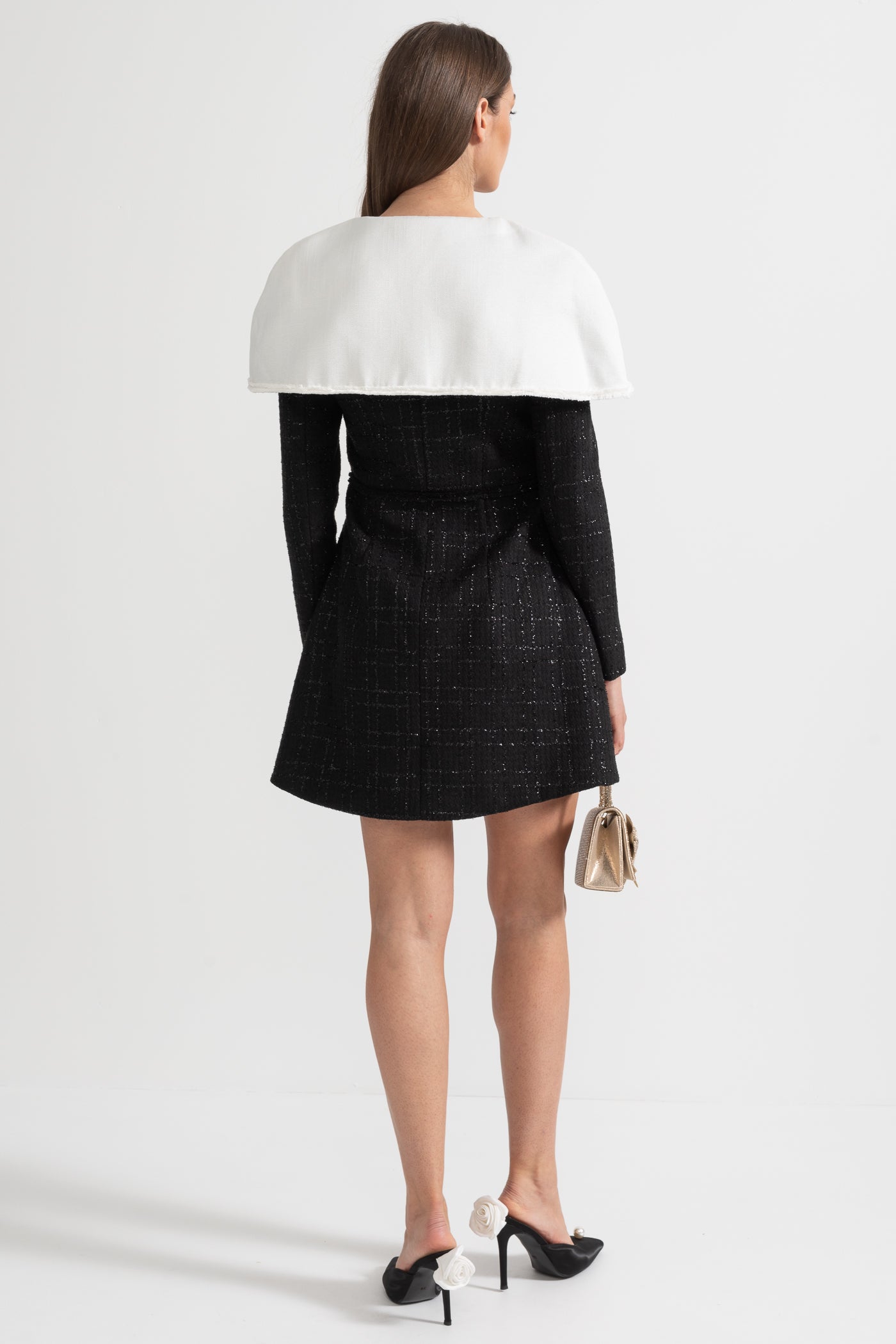 فستان تويد محبوك بأكمام طويلة مع طيات كتف كبيرة مميزة - أسود