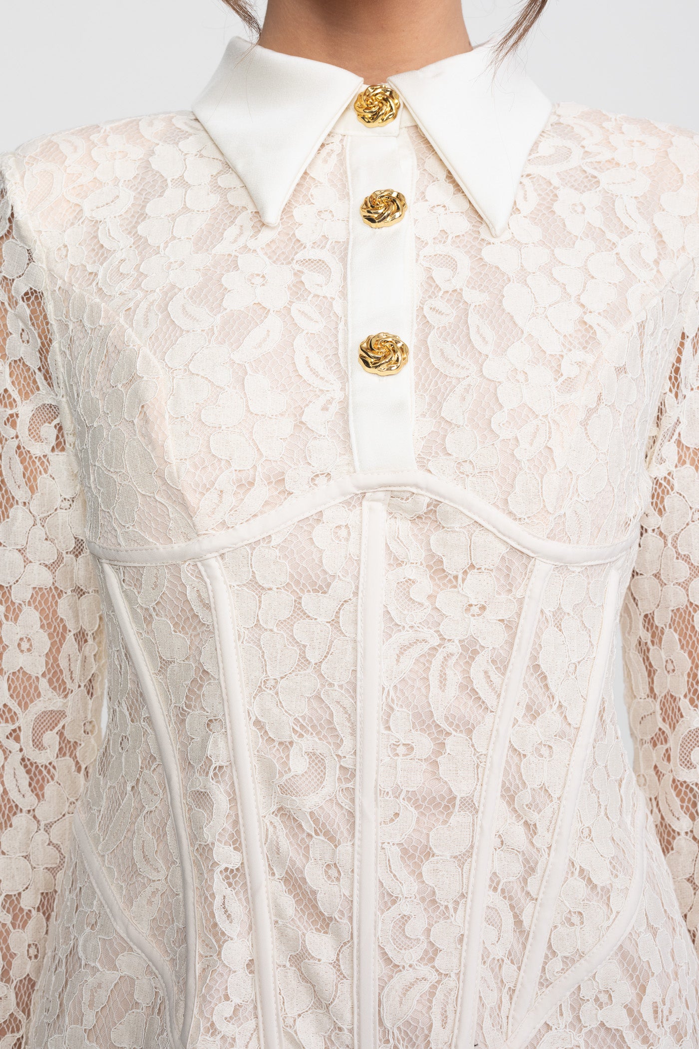 Long Sleeved Lace Mini Dress With Scallop Hem - Ivoire