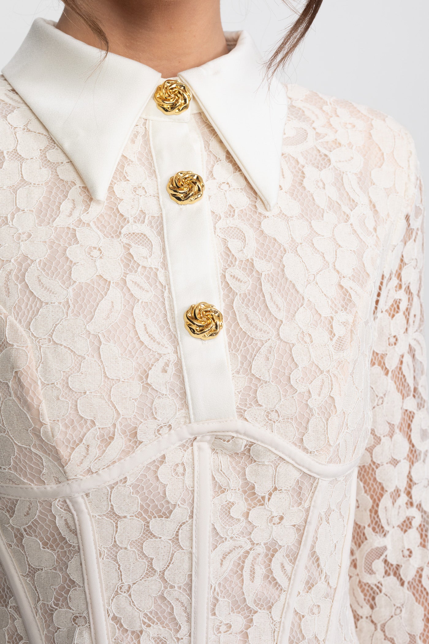Long Sleeved Lace Mini Dress With Scallop Hem - Ivoire