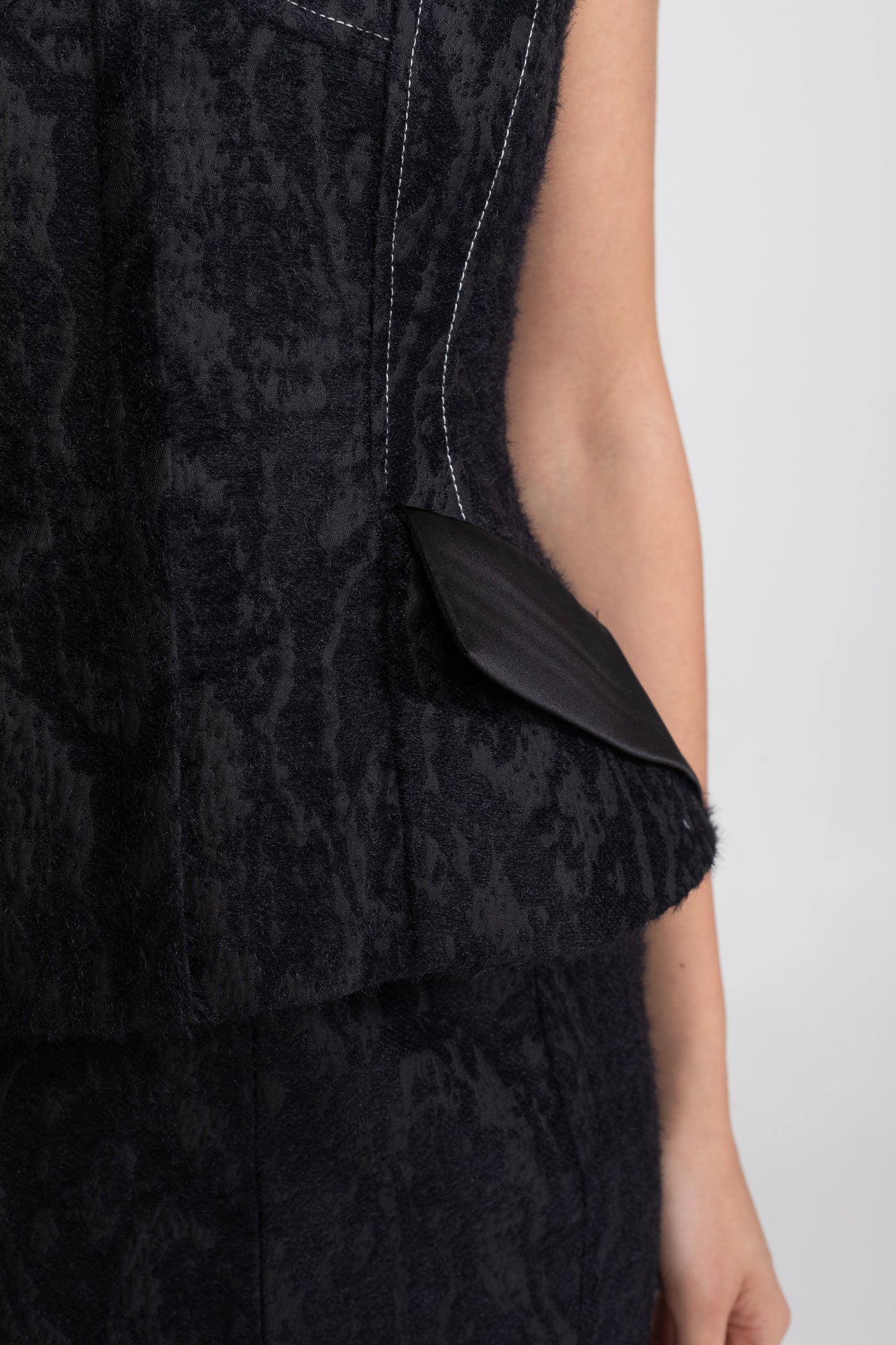 Jacquard Maxi Set With Sheer Floral Neckline And Peplum Waist - Black