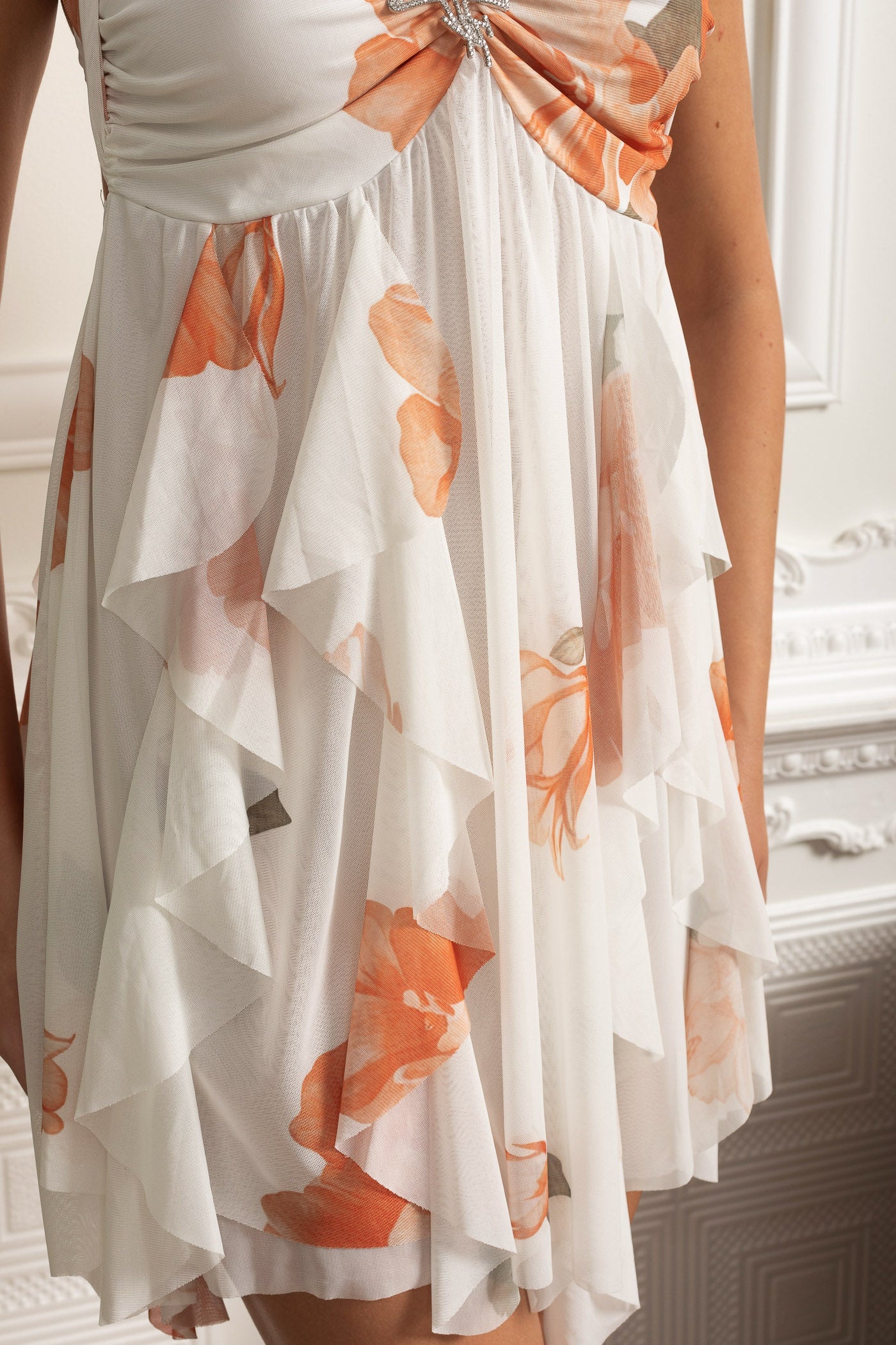 فستان ميني بياقة هالتر مكشكش مع تفصيل دبوس نجمة البحر - أبيض/برتقالي