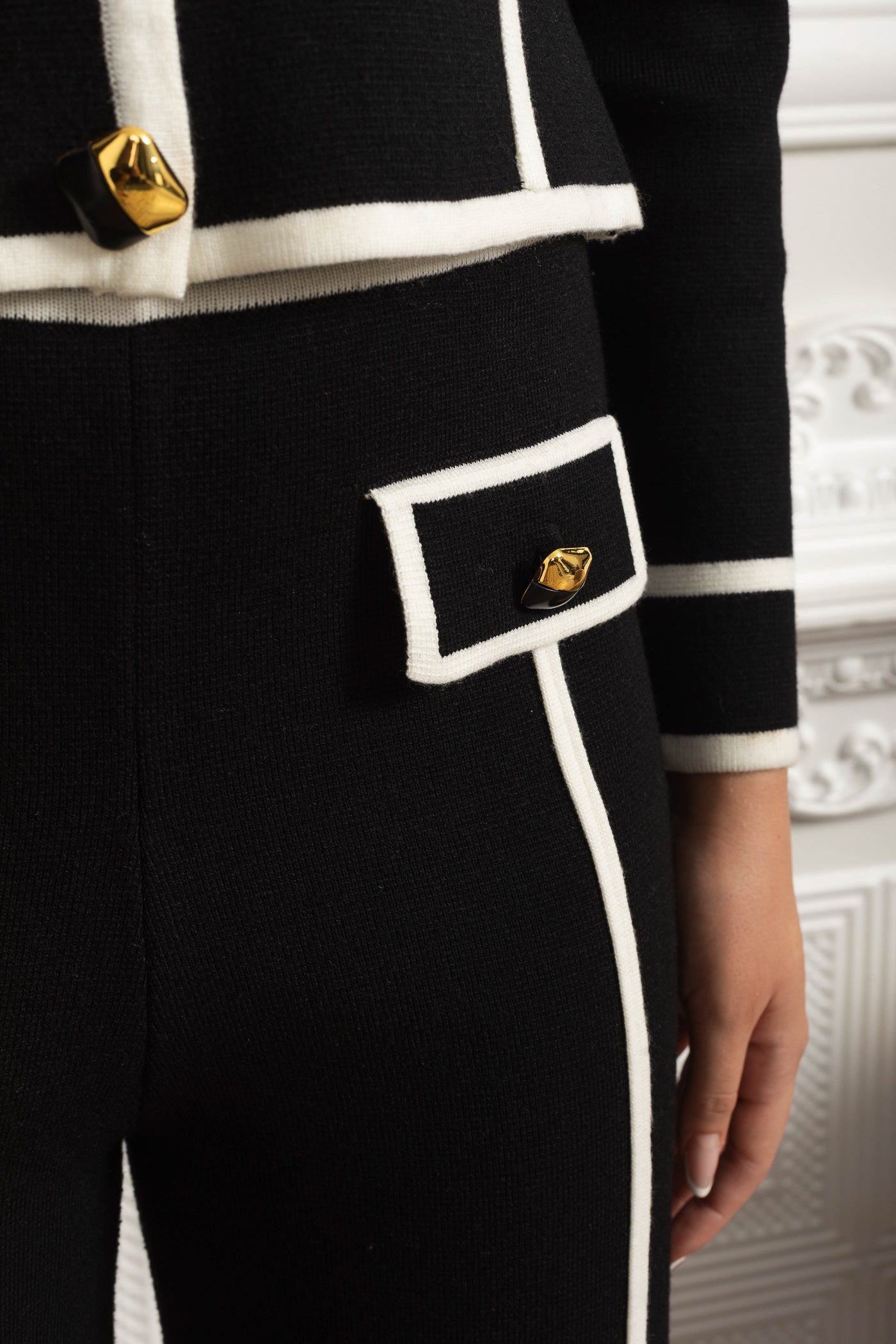 Tailored Ensemble With Contrasting Trim - Black