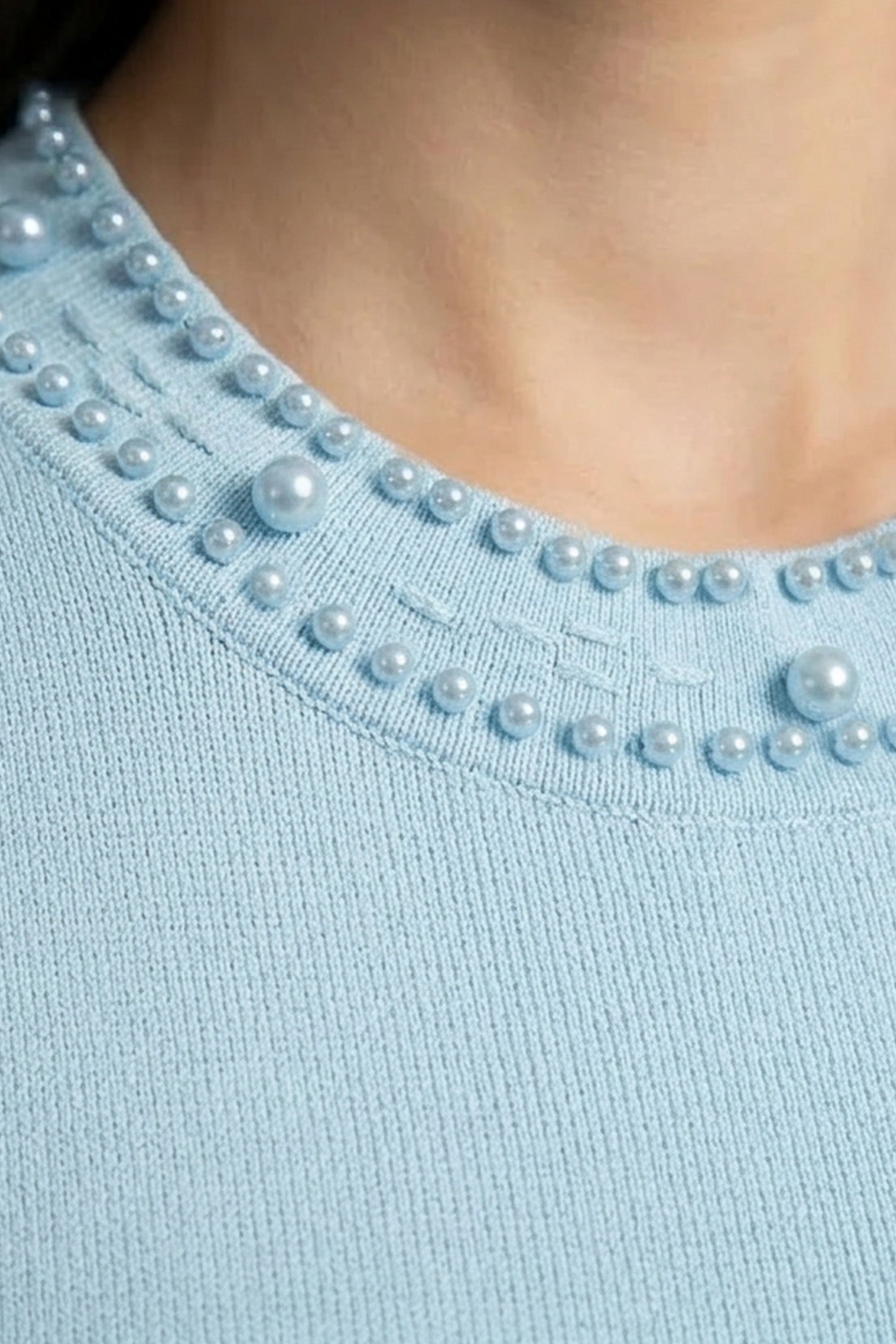 فستان ميدي محبوك بدون أكمام مزين بحبات اللؤلؤ - أزرق