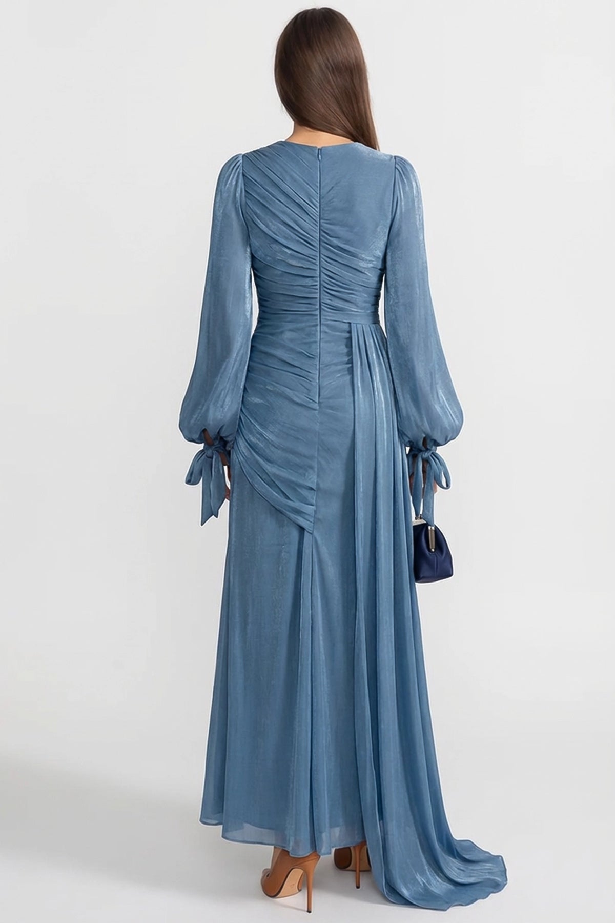 فستان ماكسي بأكمام طويلة مُطرز ومُجمع عند الخصر – baby blue