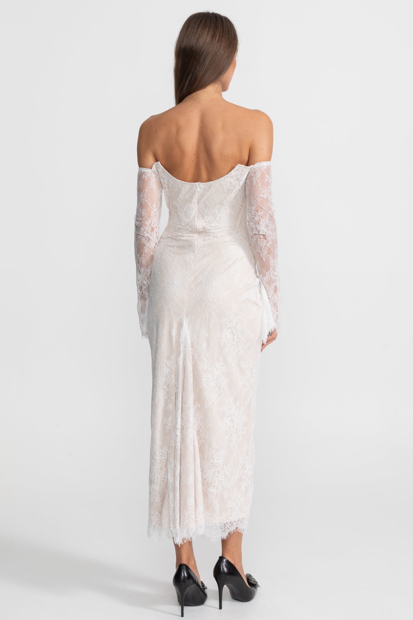 فستان ميدي دانتيل بأكتاف مكشوفة مع صديرية مزينة باللؤلؤ - Ivoire