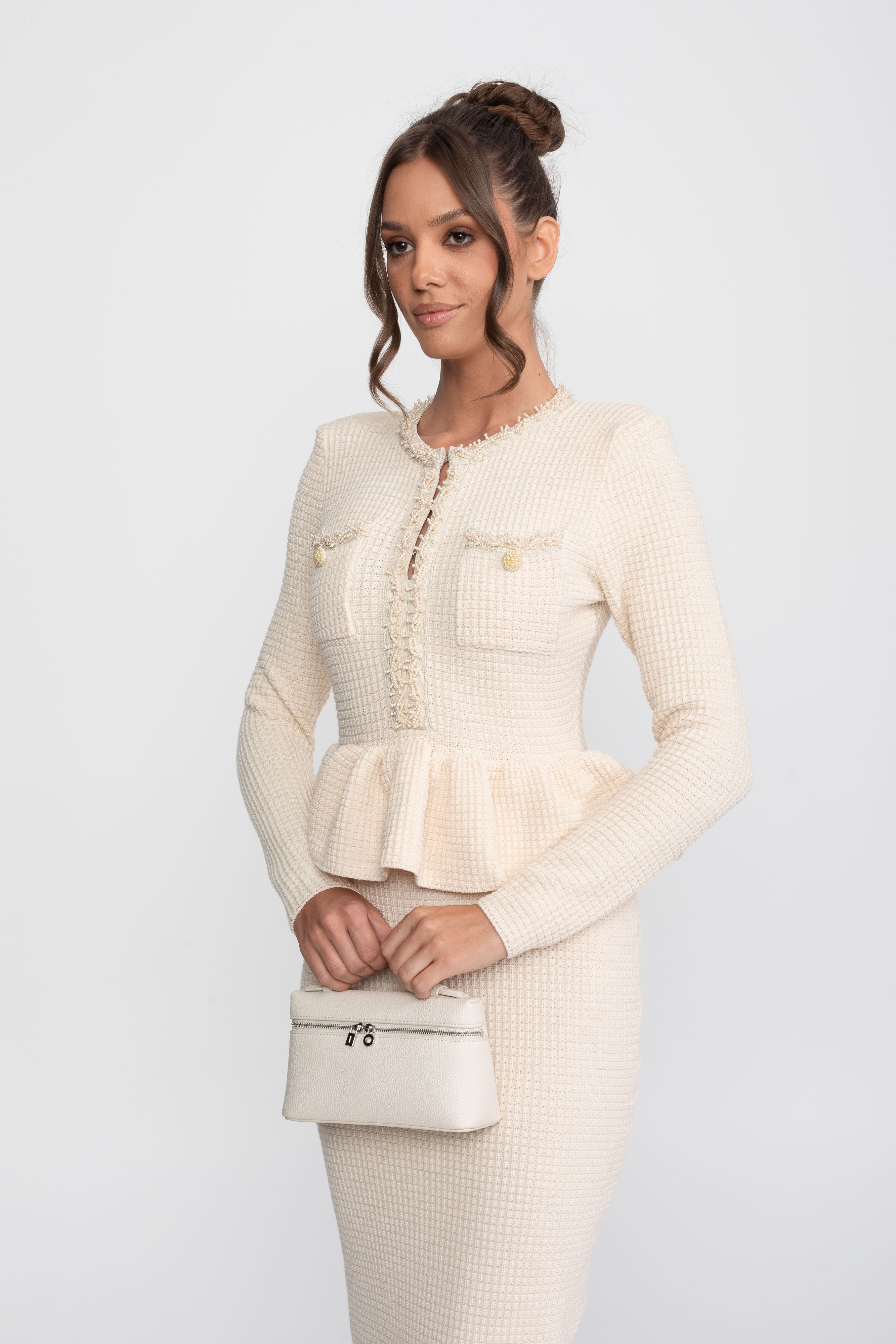 فستان Peplum محبوك مع حافة شرّابات وجيوب أمامية على الصدر - بيج