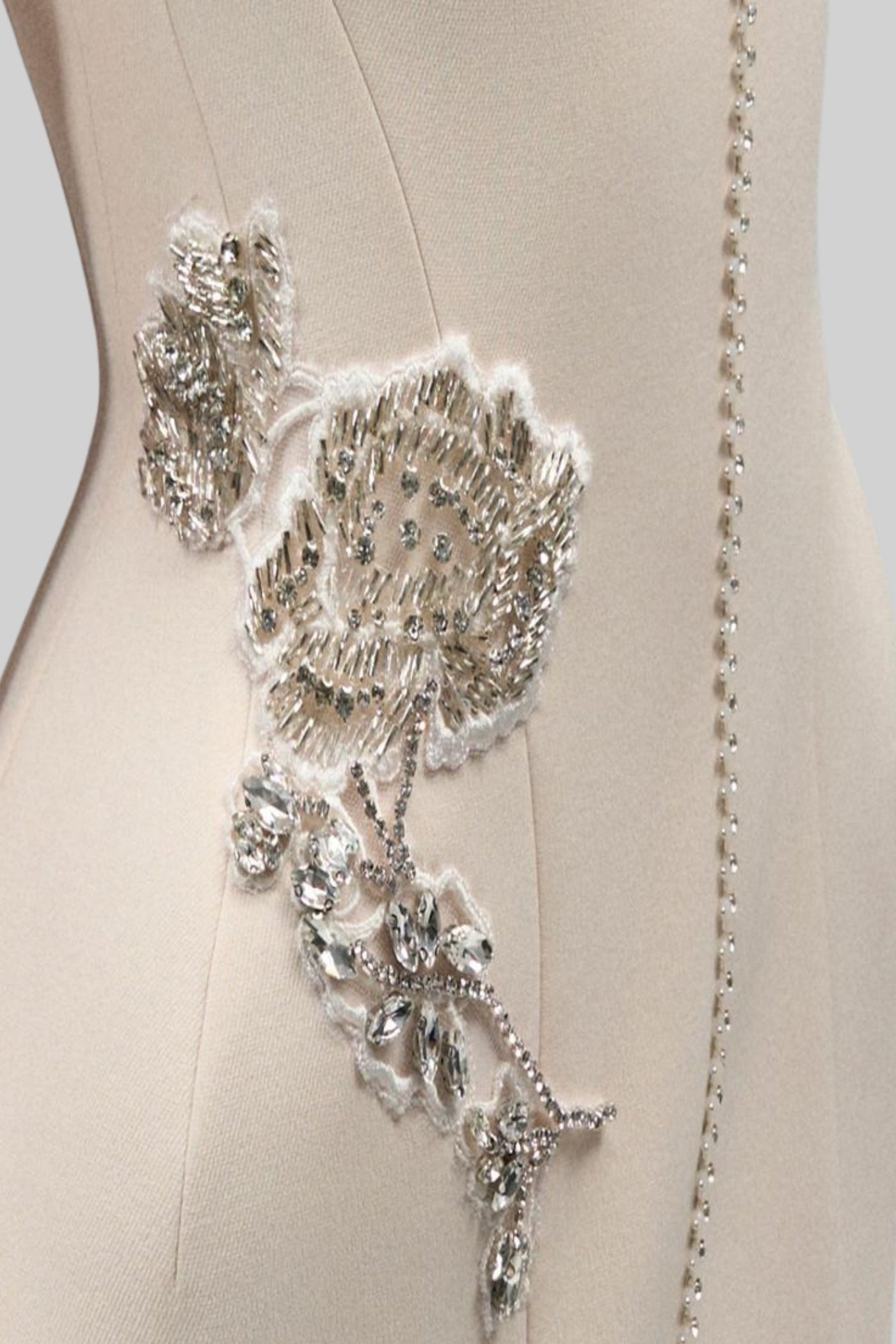 Short Sleeve Midi Dress With High Split Neckline And Sparkling Embellishments - Ivoire