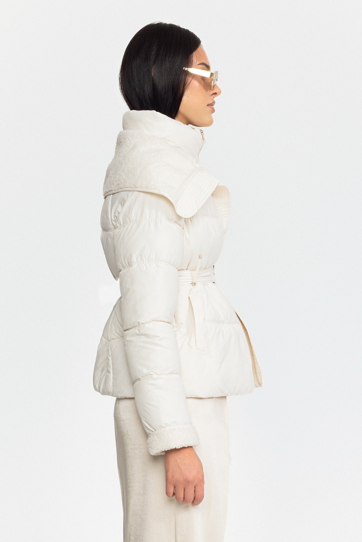 جاكيت Puffer بحزام وياقة Teddy - Ivoire 