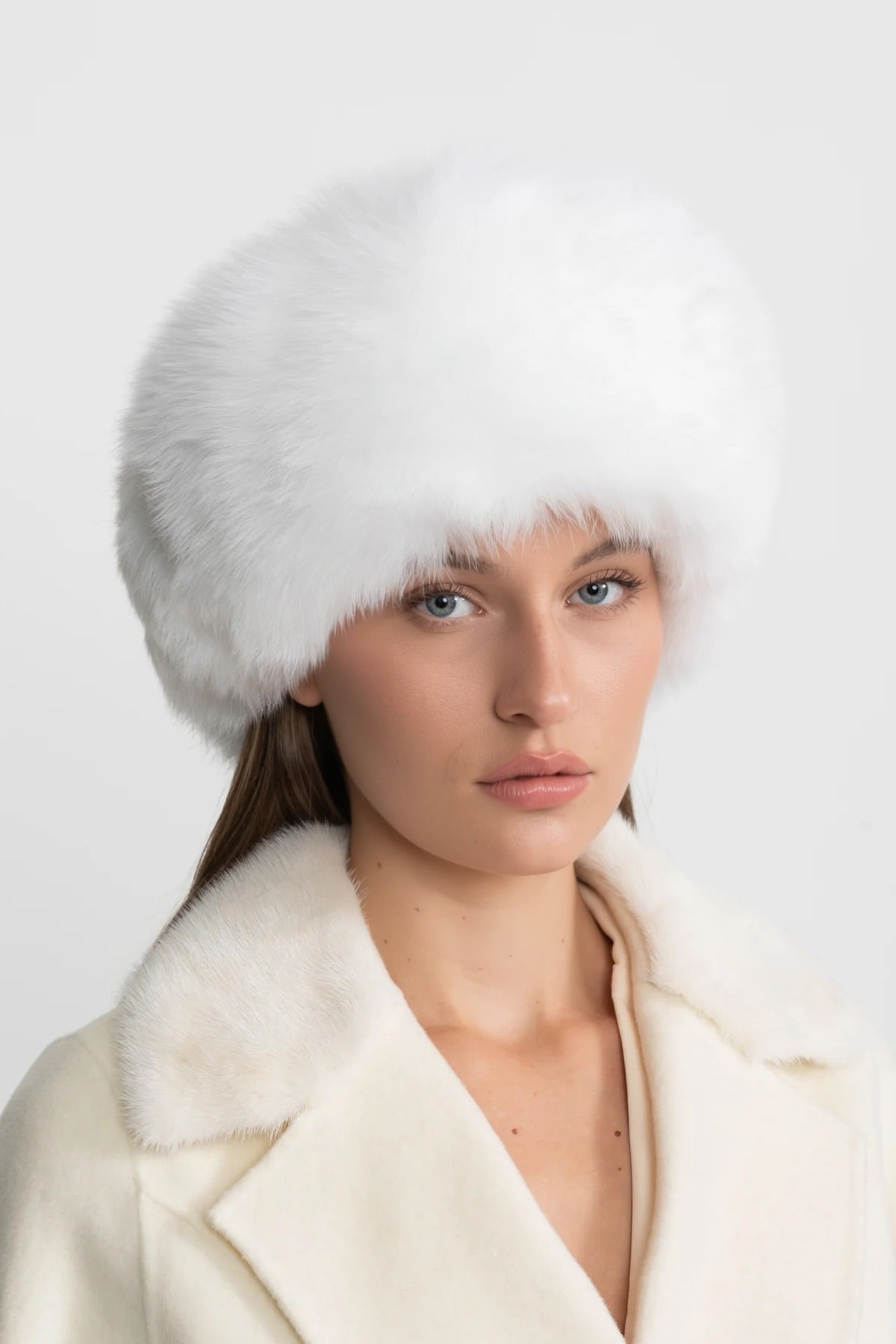 Real Fox Fur Trimmed Hat With Pom-Pom Ties – White