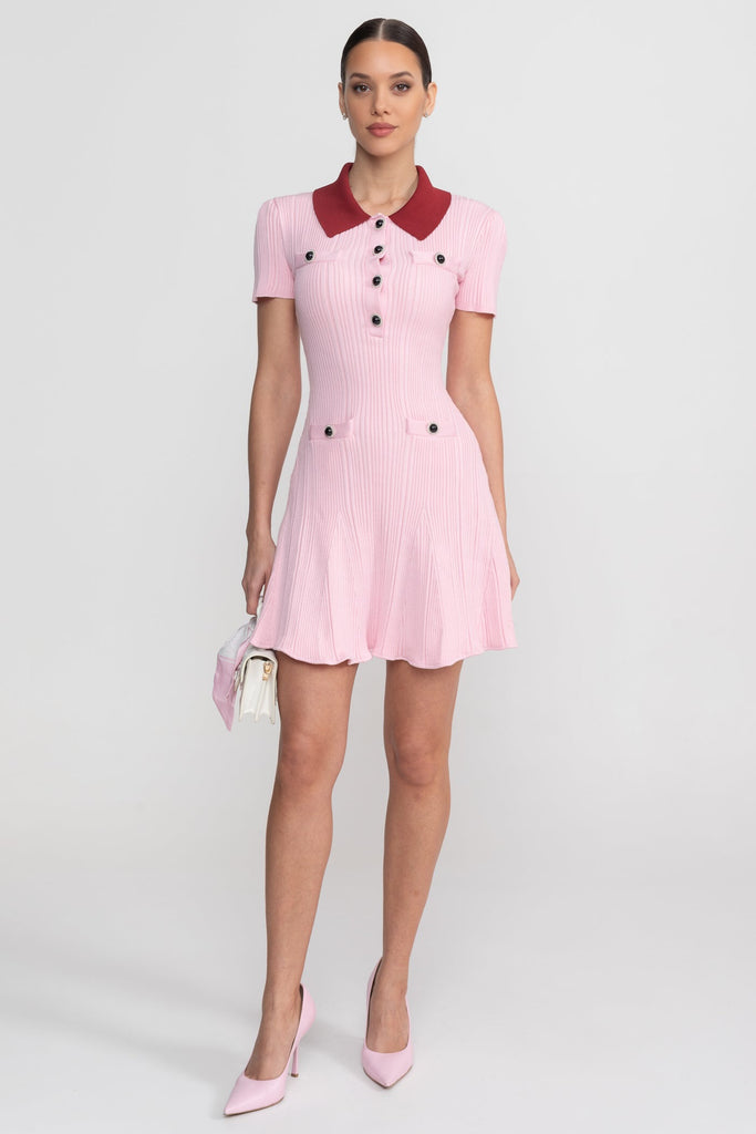 فستان ميني بأكمام قصيرة مضلعة مع ياقة متباينة وتفاصيل أزرار أمامية - Blush Pink 