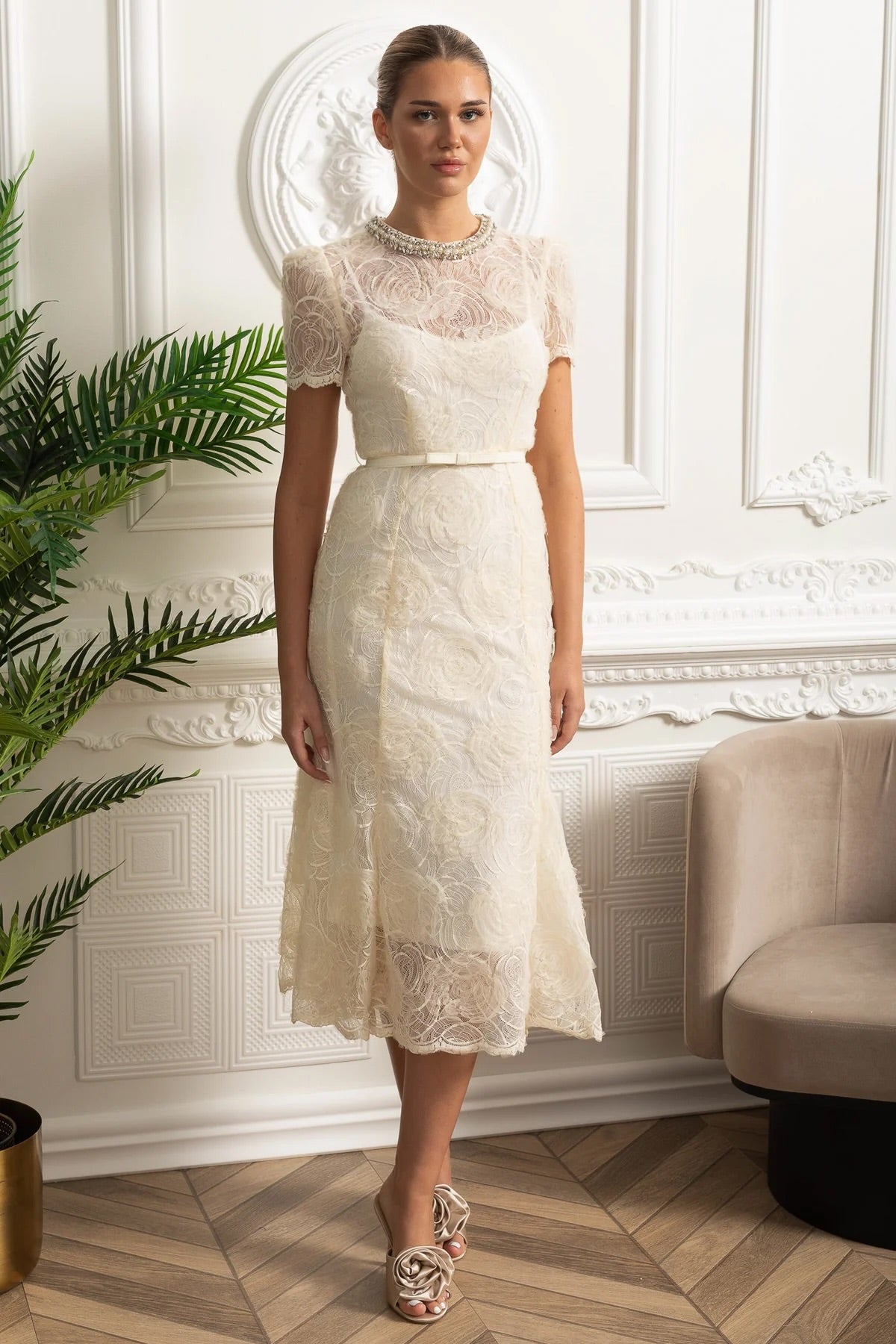 Midi Lace Dress with Short Sleeves and Delicate Waist Belt - Ivoire