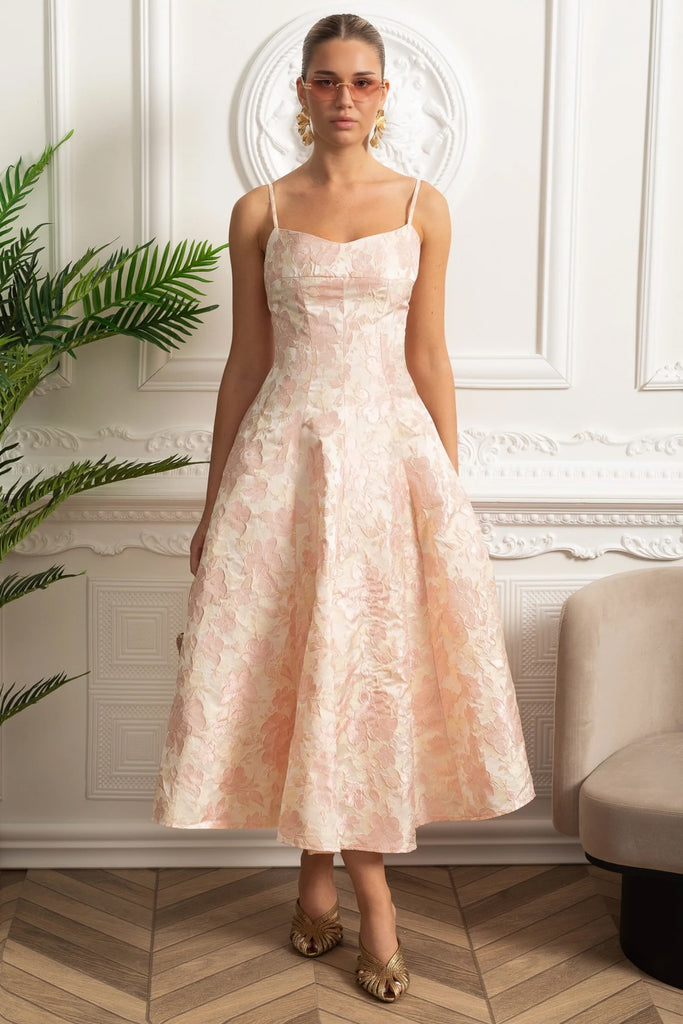 فستان ميدي جاكار مزين بنقشة زهرية وأشرطة رفيعة - Blush Pink 