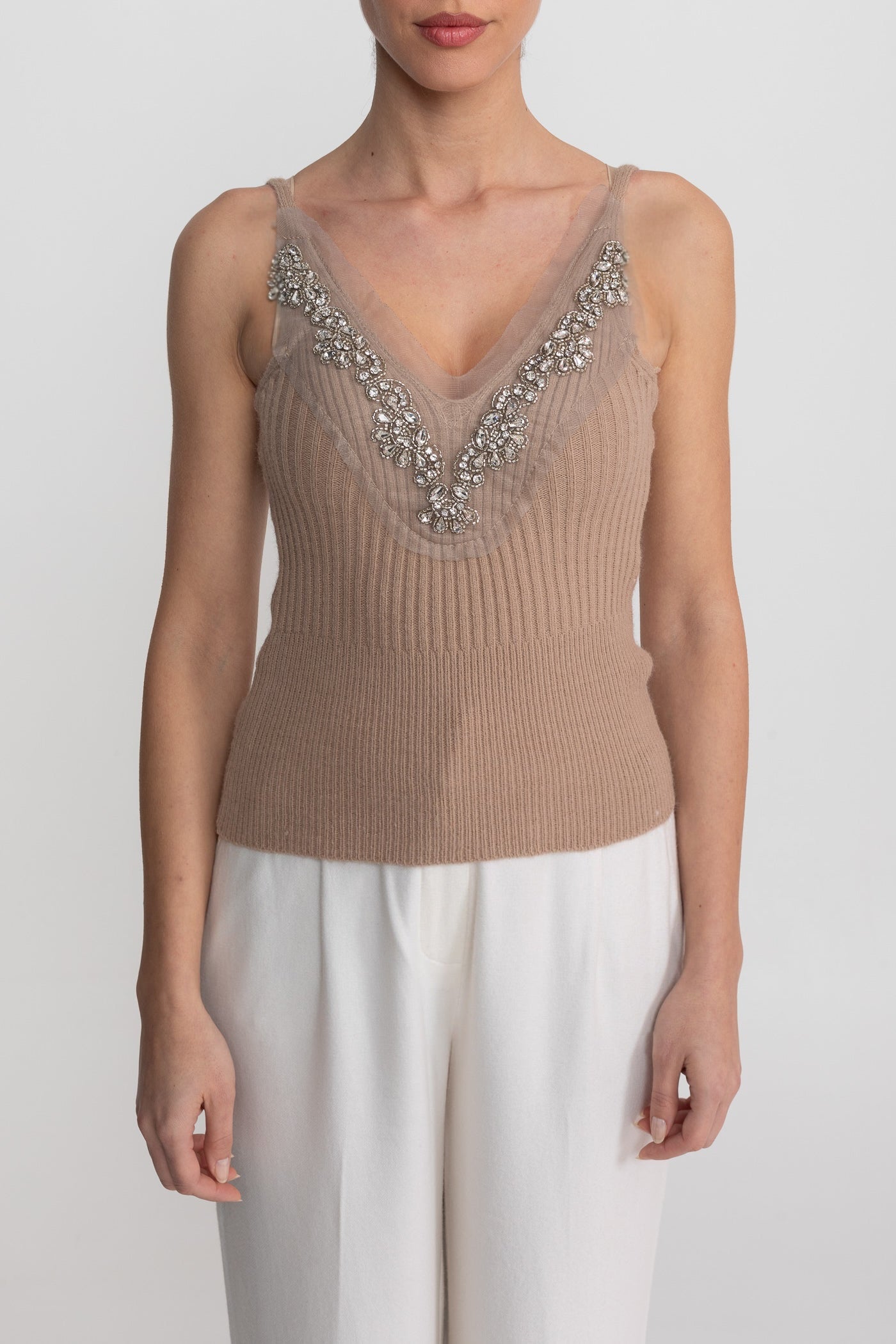 طقم من قطعتين محبوك مزين بالكريستال وأساور مخططة - بيج 