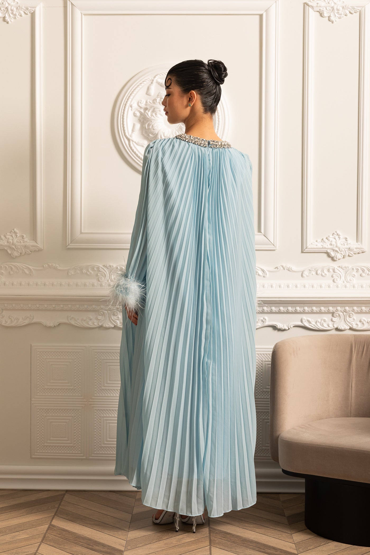 Pleated Long Dress With Feathered Cuffs And Sparkling Neckline - Blue
