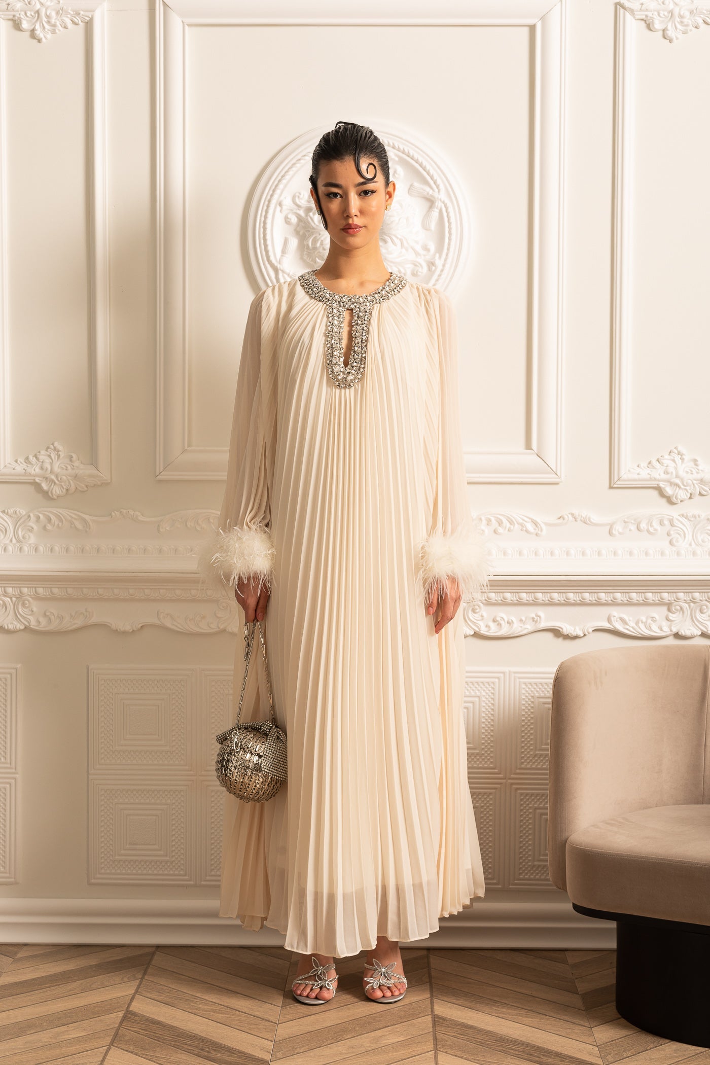 Pleated Long Dress With Feathered Cuffs And Sparkling Neckline - Ivoire