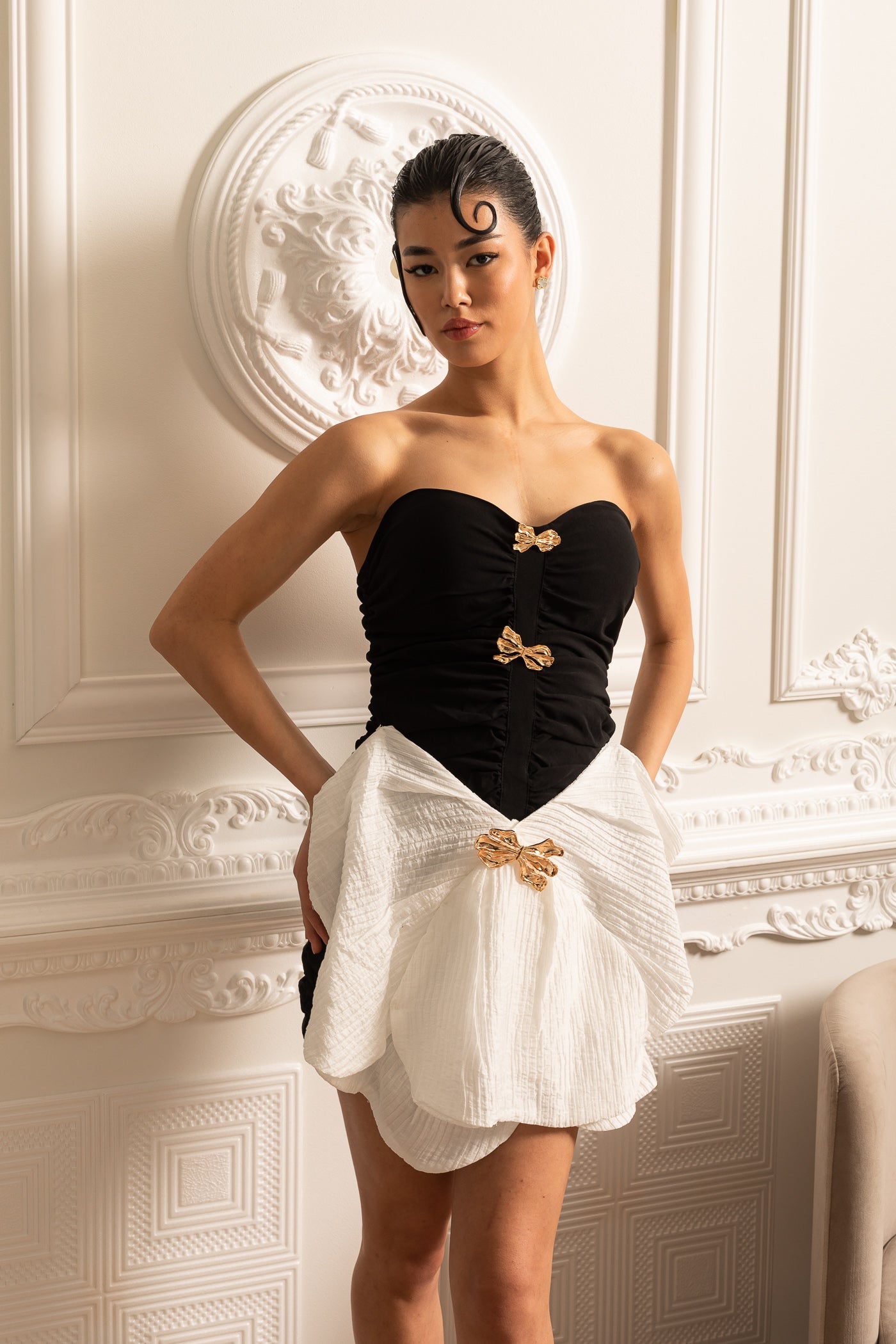 Sleeveless Fitted Dress With Oversized Contrasting Skirt Bow  - Black