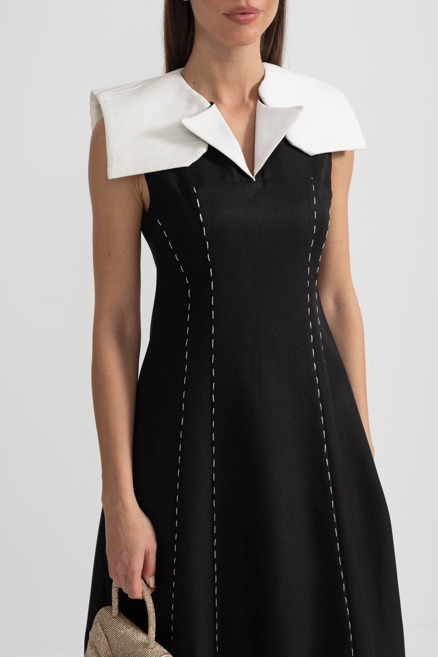 Contrasting Stitch Sleeveless Midi Dress With Oversized White Shoulders - Black