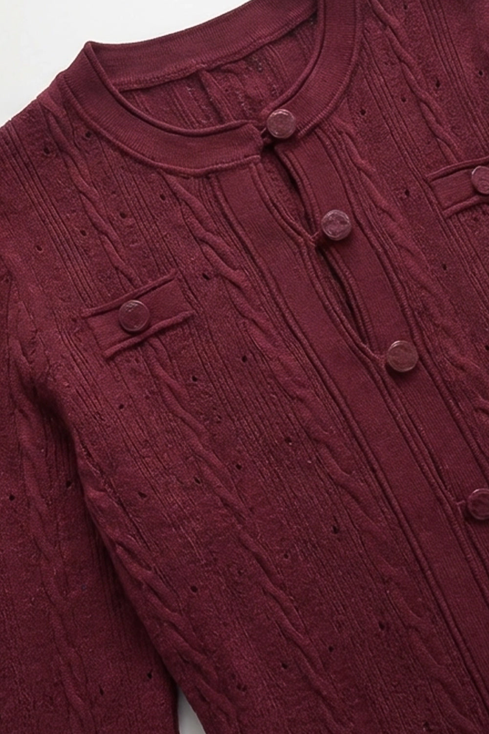 فستان ميدي محبوك بأزرار أمامية مع تفاصيل بوينتيل – عنابي 