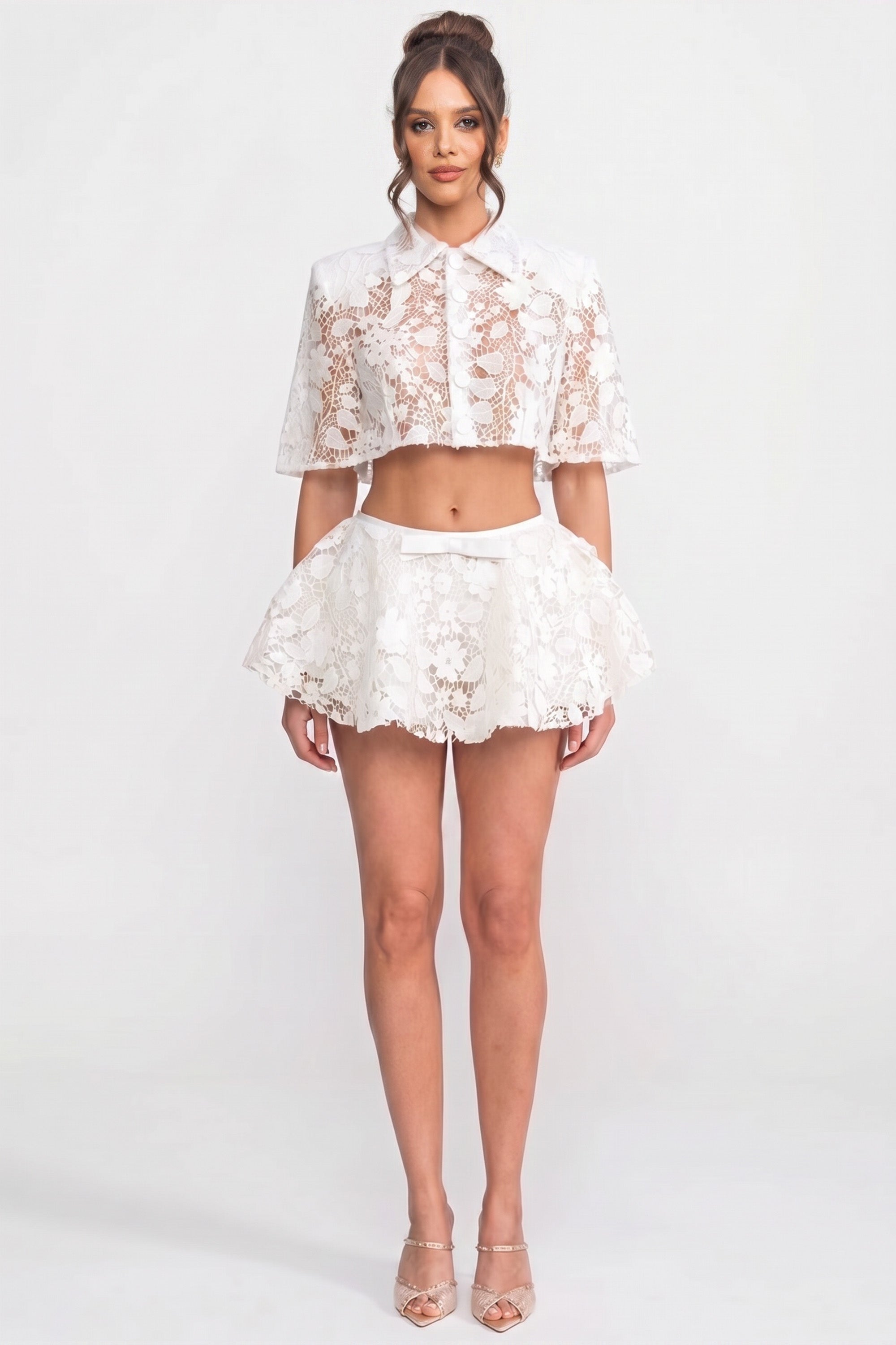 طقم Lace Co-Ord مع كاب بأزرار وتنورة ميني بفيونكة - White 