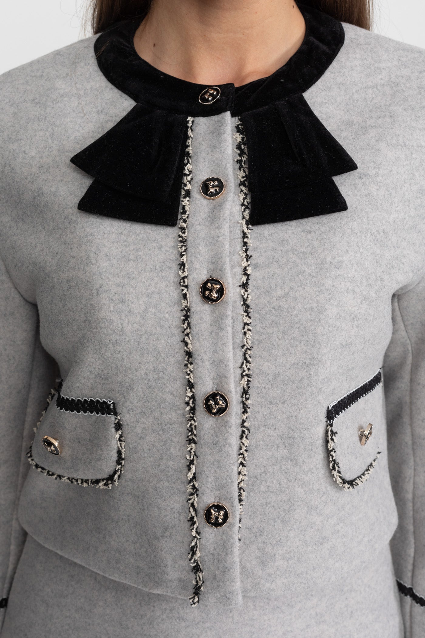 طقم منسق مع تفاصيل طوق فيونكة مخملية – رمادي 