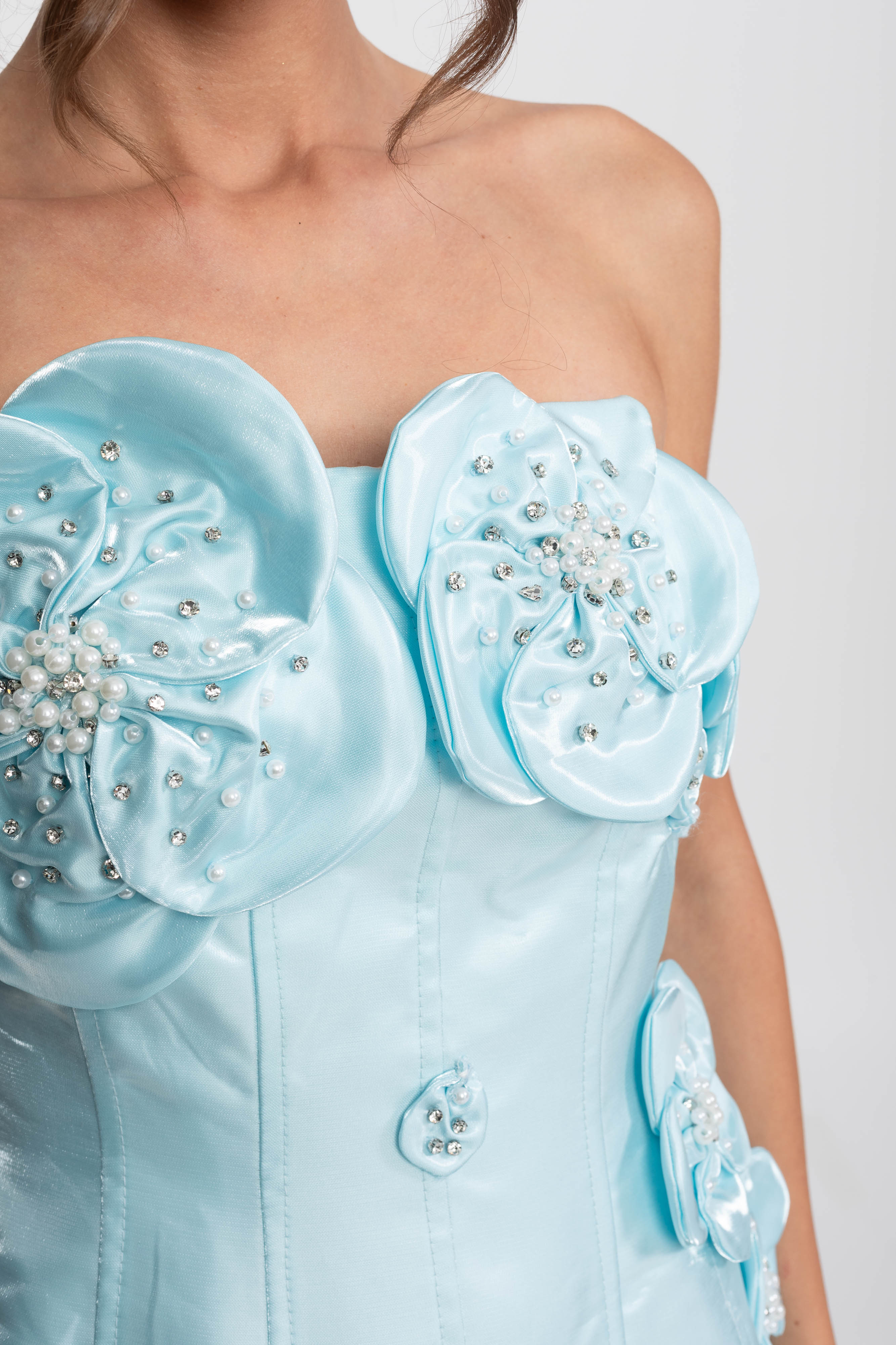 فستان ميني كورسيه من الساتان بدون حمالات مع زخارف زهرية ثلاثية الأبعاد - Light Blue 