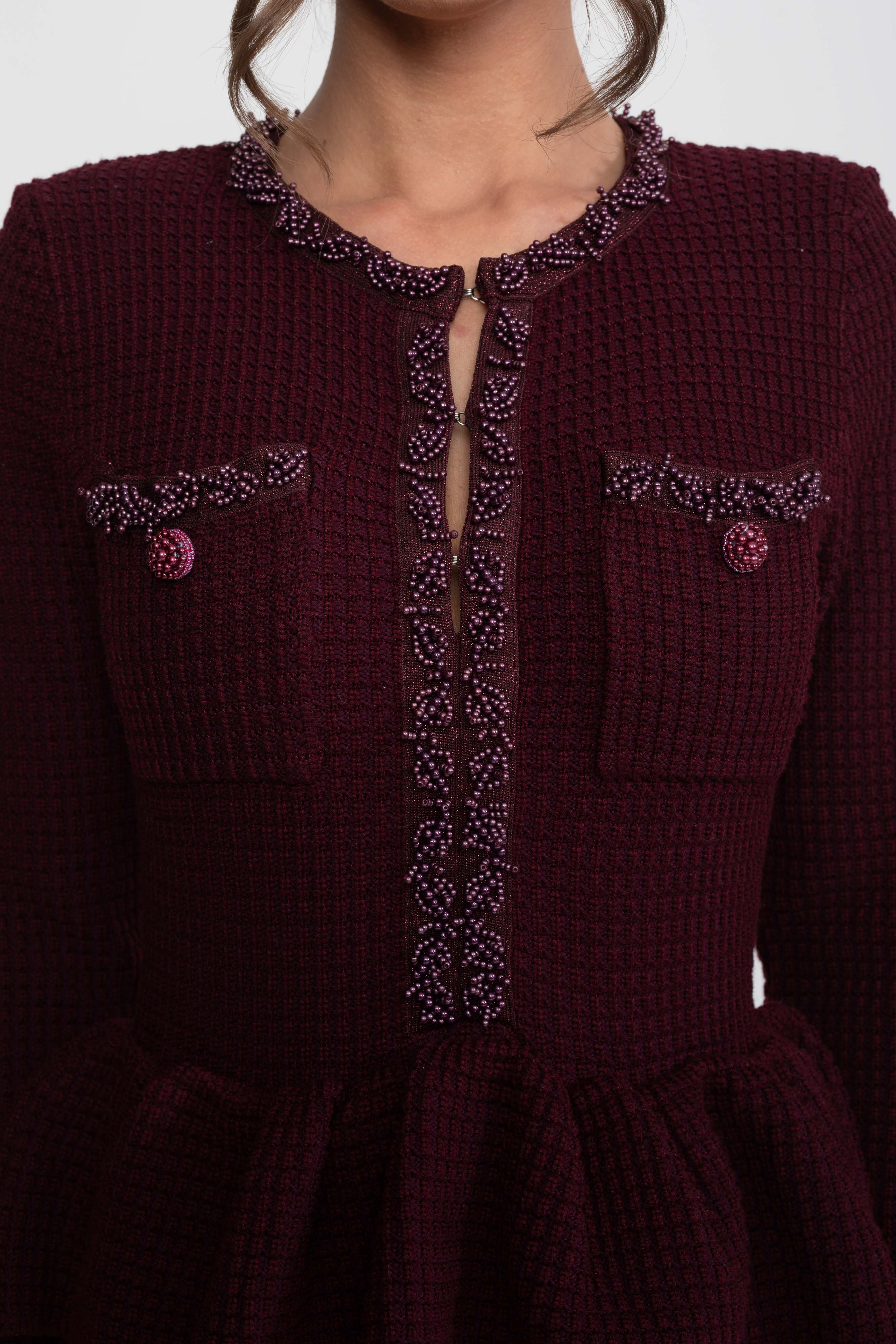 فستان محبوك بتصميم بيبلوم مع حواف هدب وجيوب أمامية على الصدر - Burgundy 
