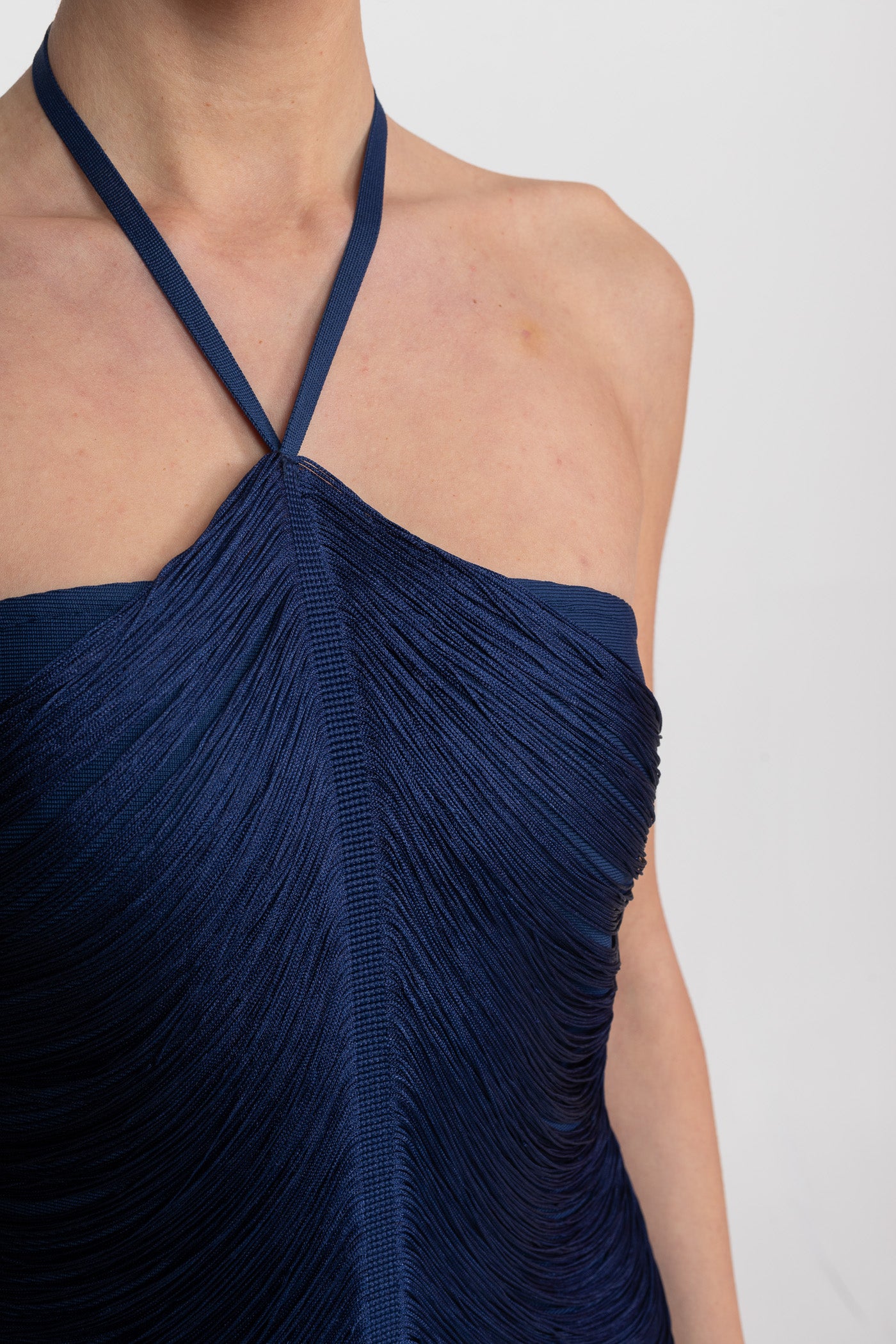 فستان ميدي برقبة هالتر مع نسيج مطوي بالكامل - أزرق 