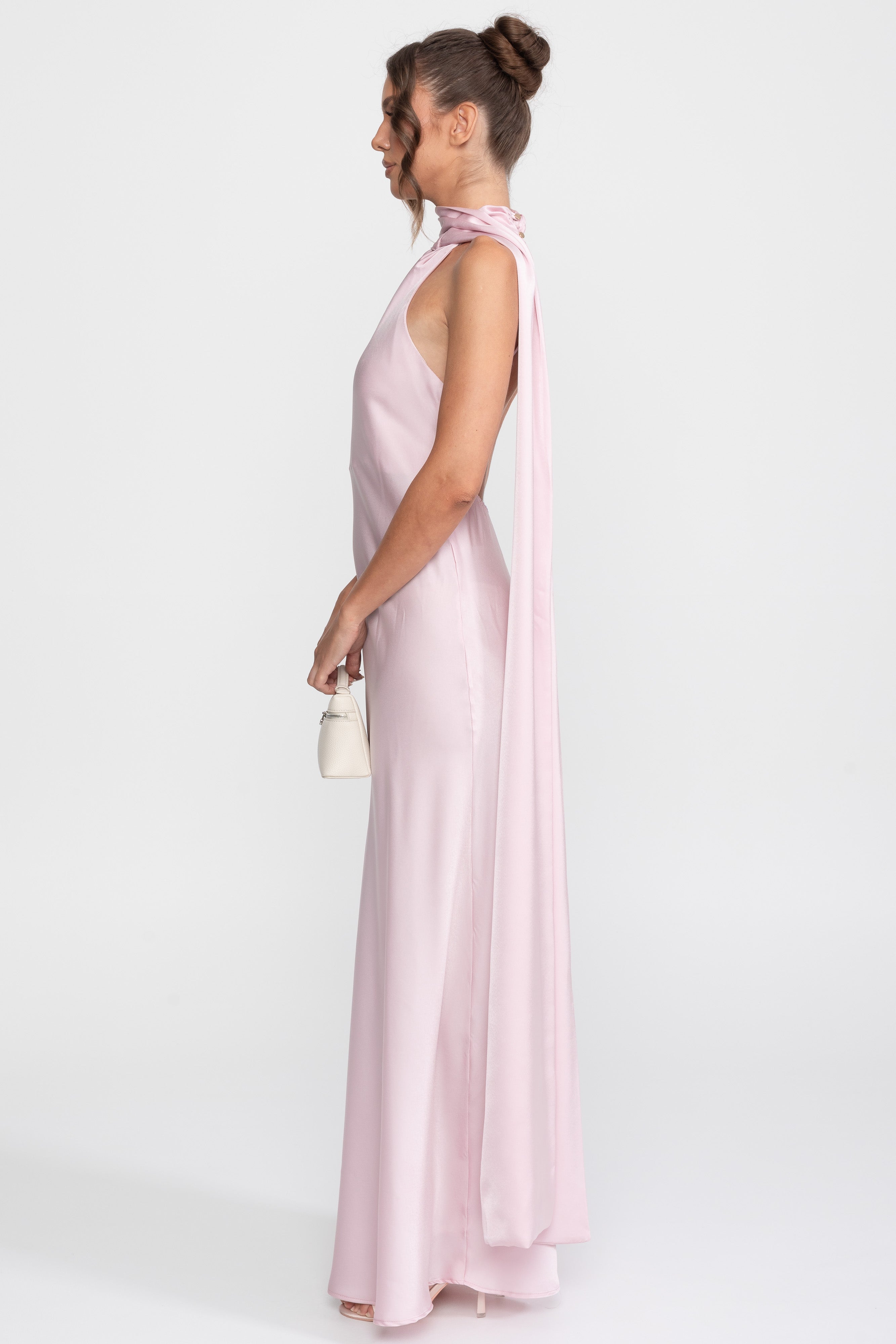 فستان سليب ساتان برباط حول الرقبة مع ياقة غير متماثلة - Pink 