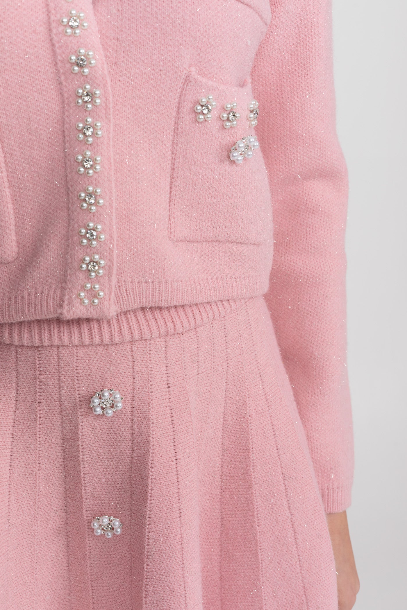 طقم منسوج متناسق مع كارديغان بأكمام طويلة وتنورة ميني مطابقة - Blush Pink 