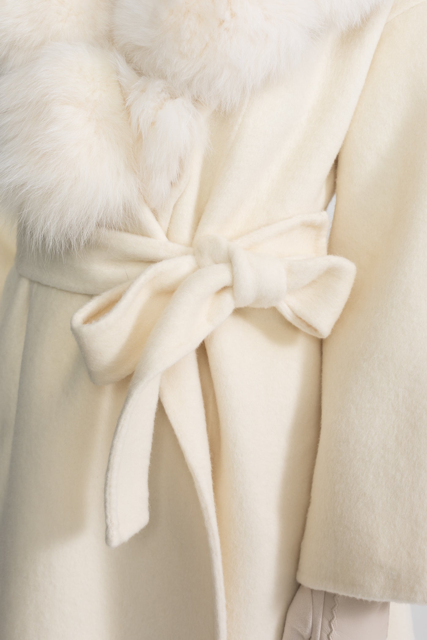 Wool Wrap Coat with Fox Fur Collar And Tie Belt – Ivoire