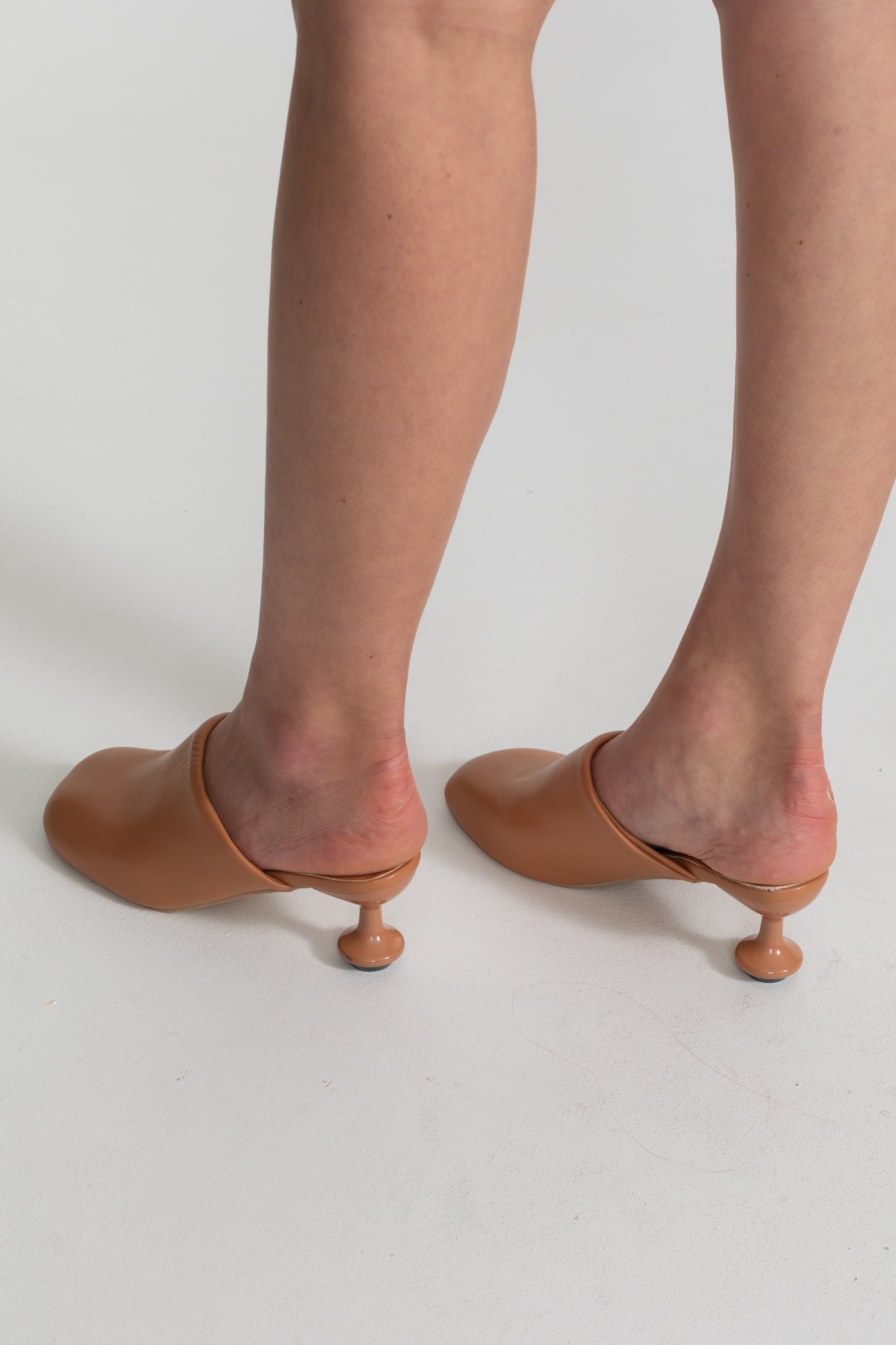 Sculptural Heel Mules With Rounded Square Toe – Camel