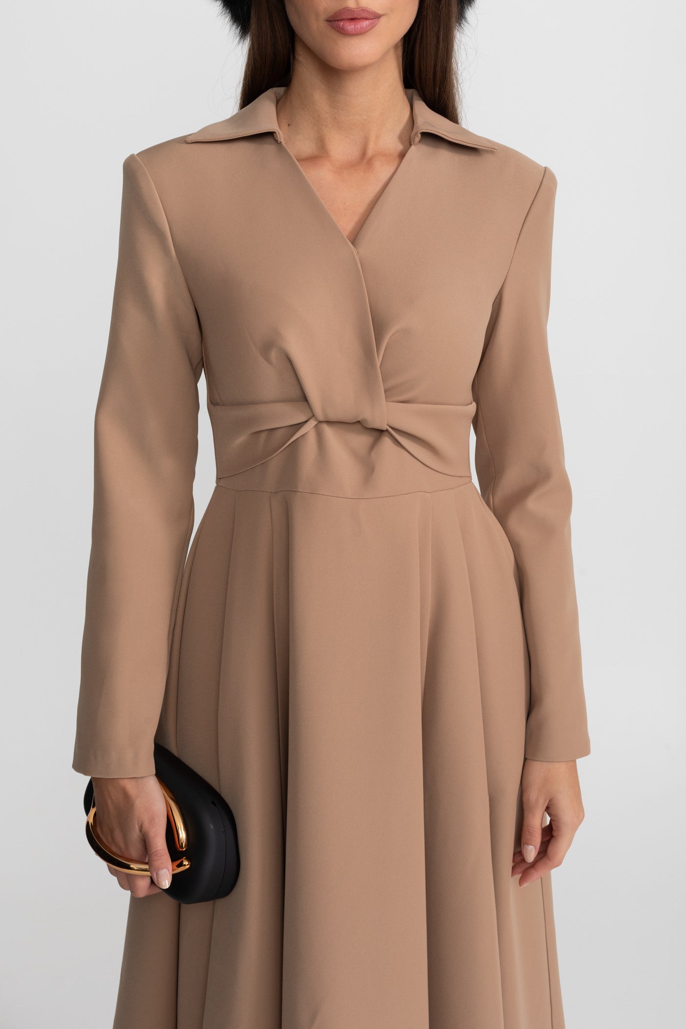 Long Sleeve Dress With Knotted Waist Detail – Camel